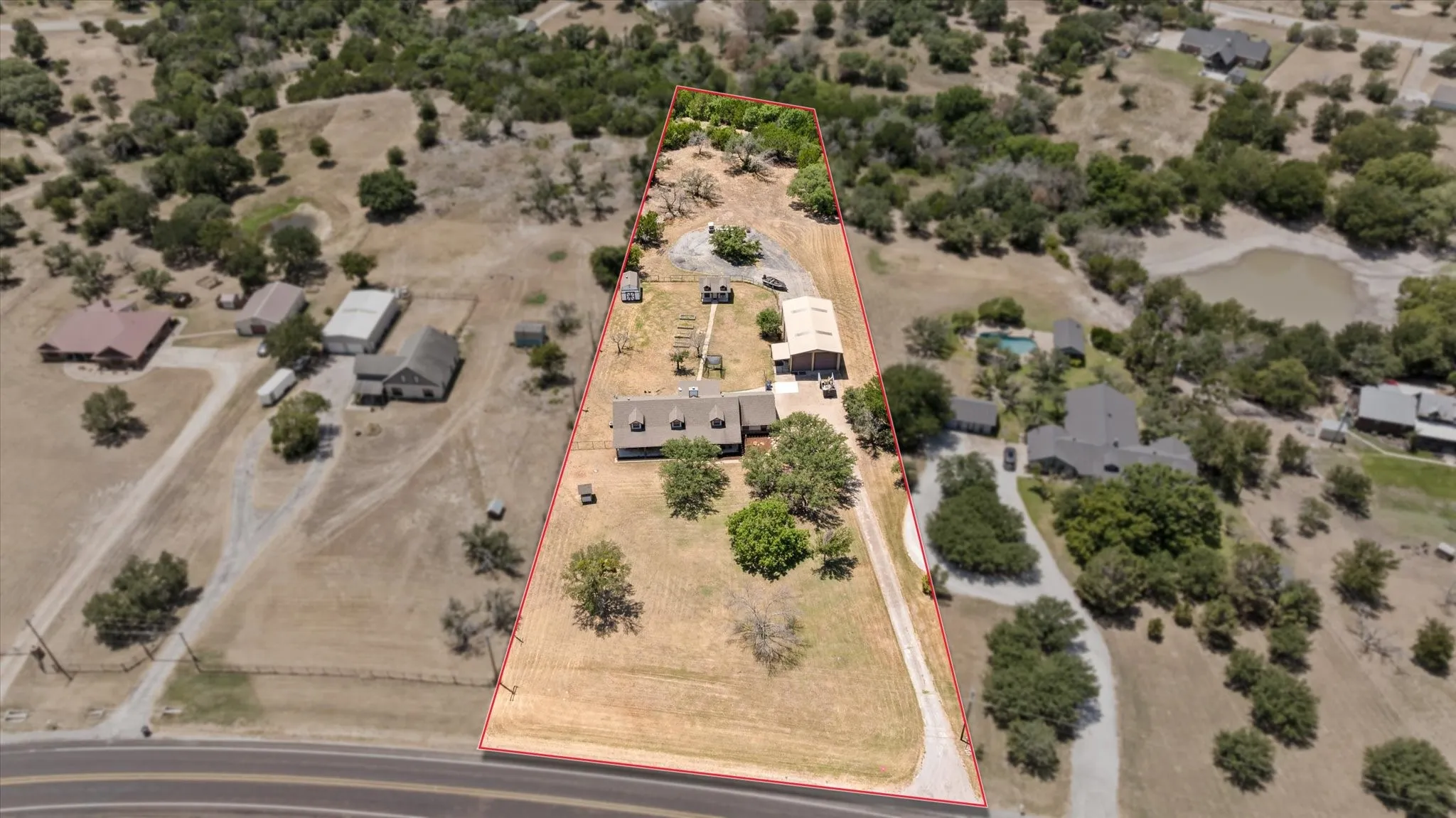 Single Family Residence For Sale in Parker County , 6032 Fm 1886, Azle, Texas 76020, 3 Bedroom, 2 Bathroom, Garage spaces, 2,550 Sqft, built in 1987, mls#21345731, Real Estate Agent in Azle, Homes For Sale in Parker county, Homes For Sale in Azle, Realtor in Azle Texas, Real Estate Brokerage Independent Realty Texas, Luminita Cordes Realtor