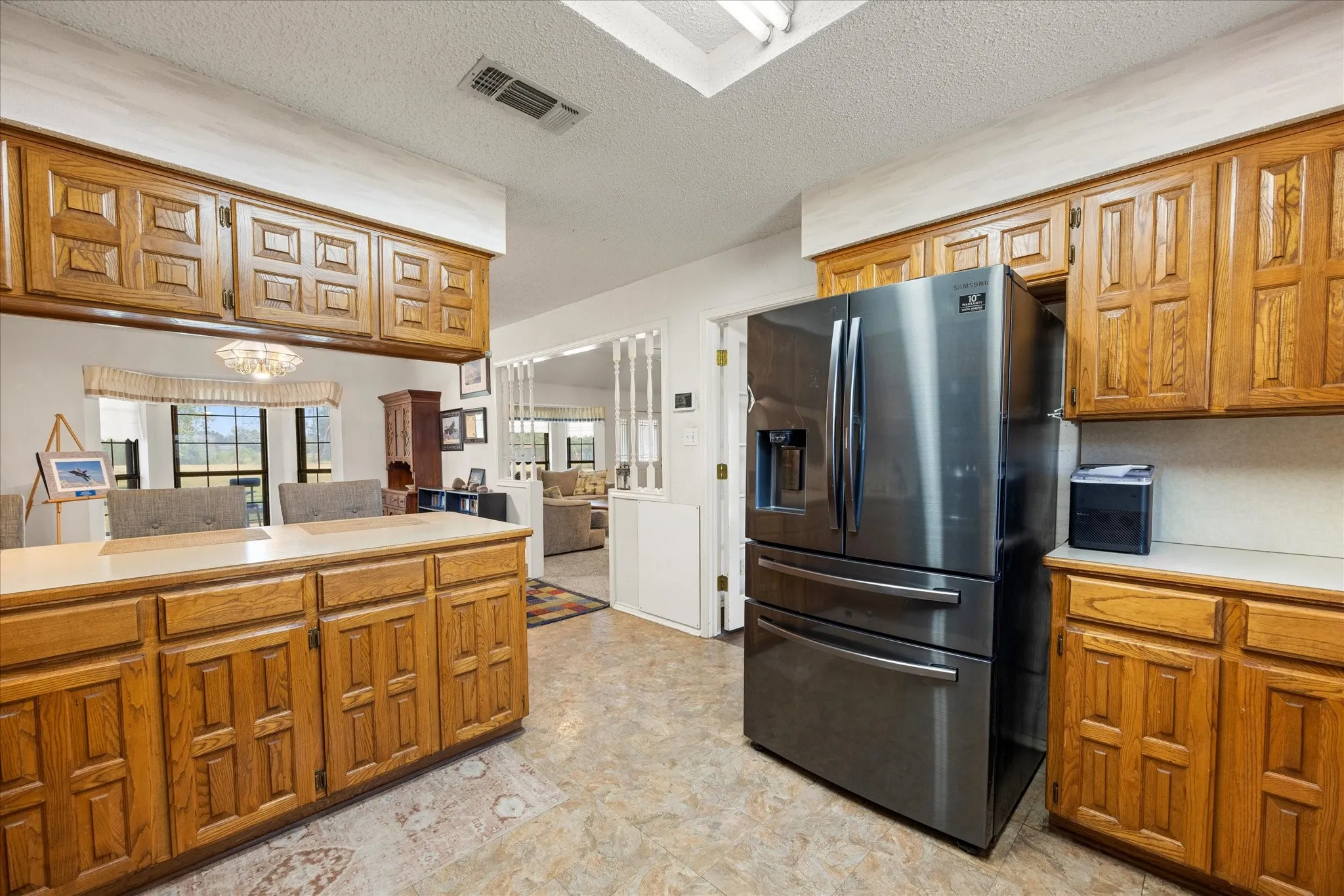 Single Family Residence For Sale in Parker County , 6032 Fm 1886, Azle, Texas 76020, 3 Bedroom, 2 Bathroom, Garage spaces, 2,550 Sqft, built in 1987, mls#21345731, Real Estate Agent in Azle, Homes For Sale in Parker county, Homes For Sale in Azle, Realtor in Azle Texas, Real Estate Brokerage Independent Realty Texas, Luminita Cordes Realtor