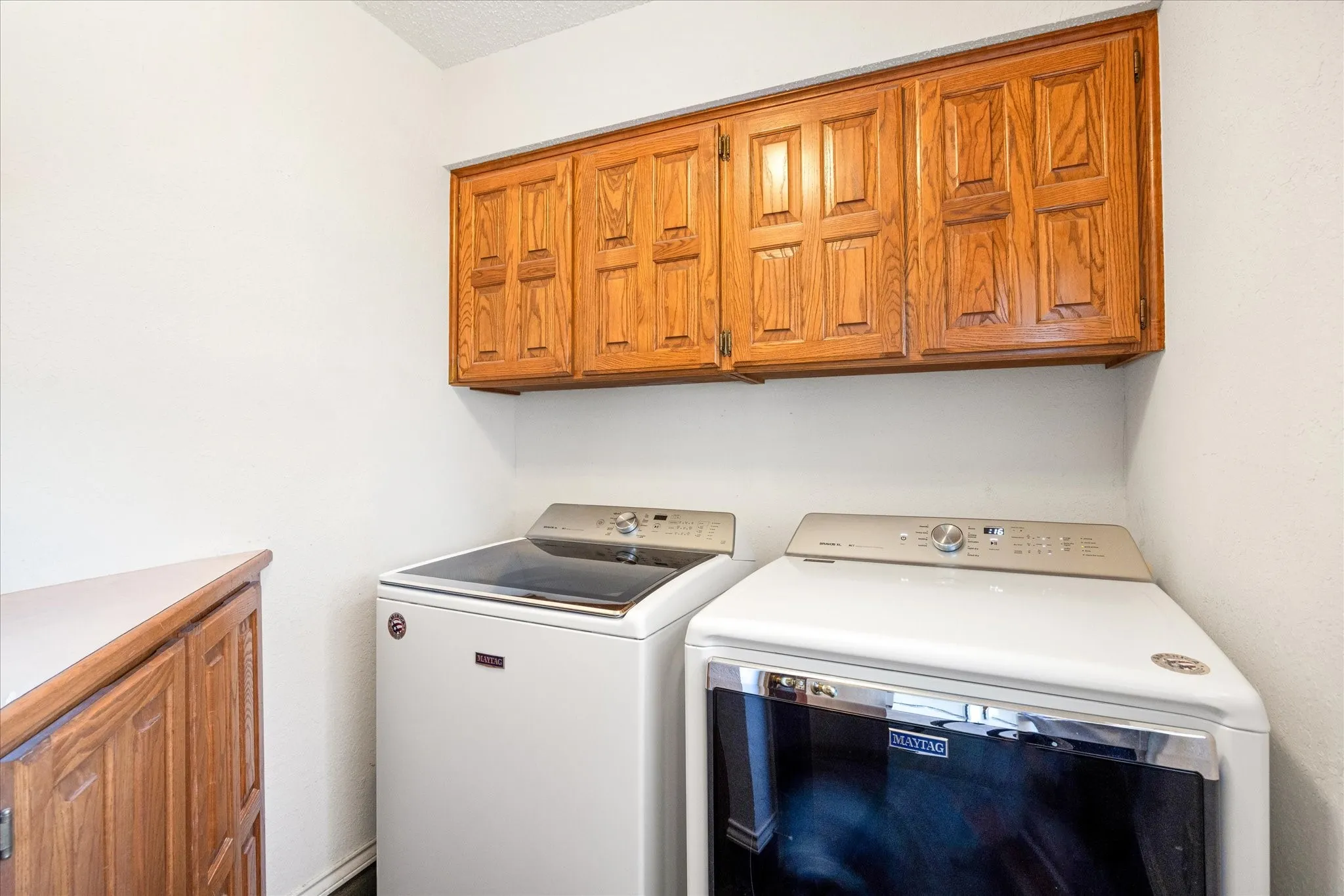 Single Family Residence For Sale in Parker County , 6032 Fm 1886, Azle, Texas 76020, 3 Bedroom, 2 Bathroom, Garage spaces, 2,550 Sqft, built in 1987, mls#21345731, Real Estate Agent in Azle, Homes For Sale in Parker county, Homes For Sale in Azle, Realtor in Azle Texas, Real Estate Brokerage Independent Realty Texas, Luminita Cordes Realtor