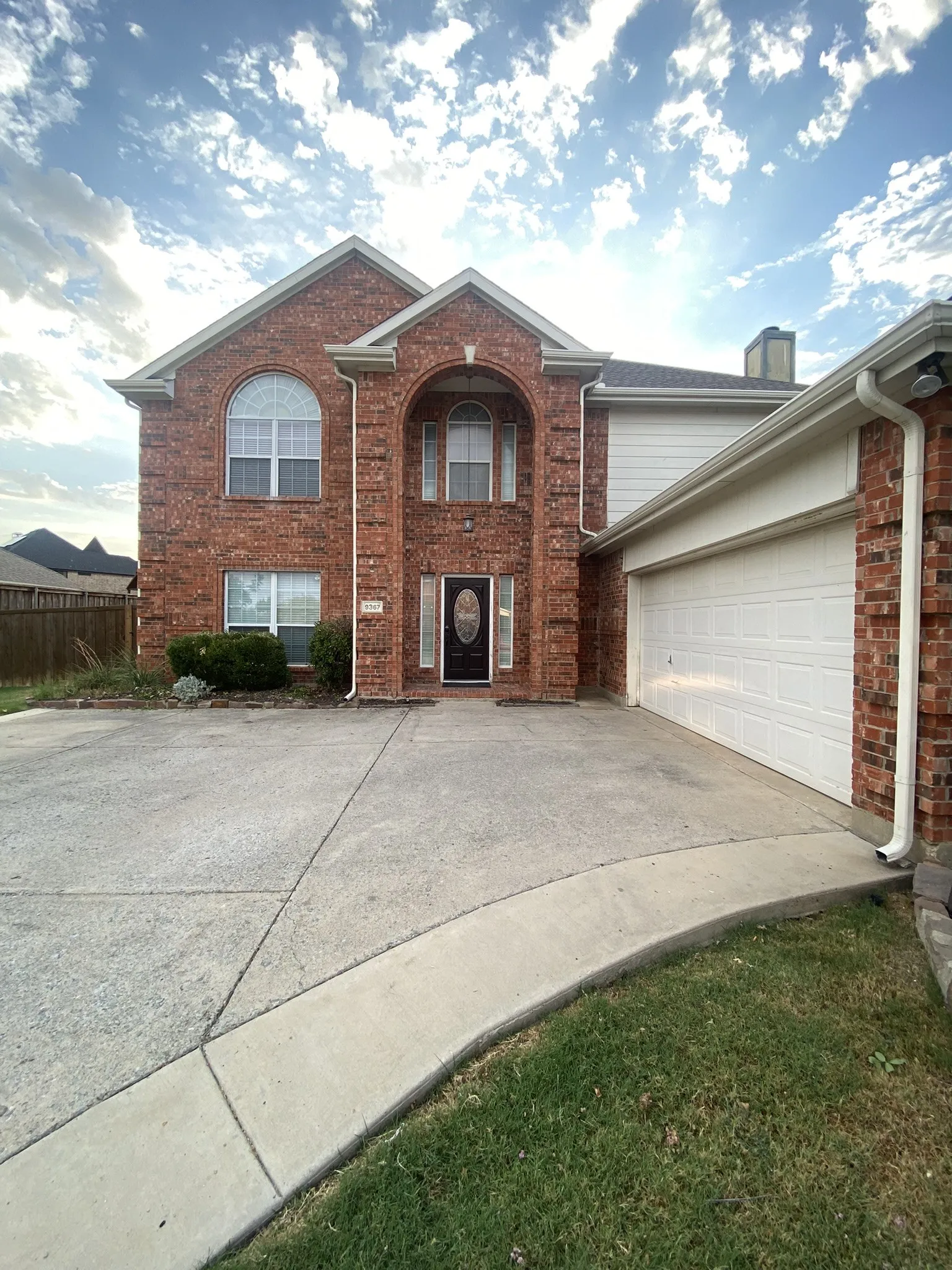Single Family Residence For Rent in Denton County , 9367 Aristocrat Lane, Frisco, Texas 75033, 4 Bedroom, 3 Bathroom, 2 Garage spaces, 2,598 Sqft, built in 2002, mls#21351776, Real Estate Agent in Frisco, Homes For Rent in Denton county, Homes For Rent in Frisco, Realtor in Frisco Texas, Real Estate Brokerage Independent Realty Texas, Luminita Cordes Realtor