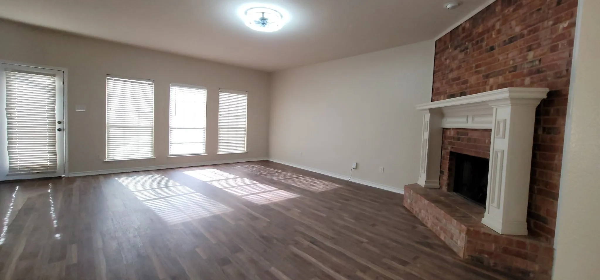 Single Family Residence For Rent in Denton County , 9367 Aristocrat Lane, Frisco, Texas 75033, 4 Bedroom, 3 Bathroom, 2 Garage spaces, 2,598 Sqft, built in 2002, mls#21351776, Real Estate Agent in Frisco, Homes For Rent in Denton county, Homes For Rent in Frisco, Realtor in Frisco Texas, Real Estate Brokerage Independent Realty Texas, Luminita Cordes Realtor