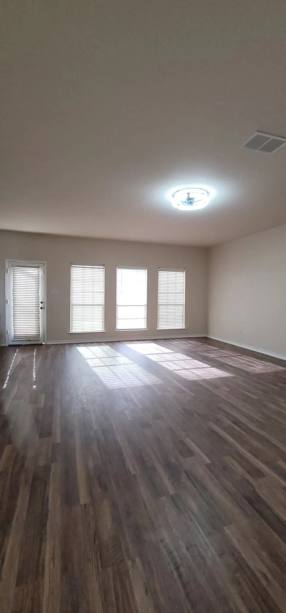 Single Family Residence For Rent in Denton County , 9367 Aristocrat Lane, Frisco, Texas 75033, 4 Bedroom, 3 Bathroom, 2 Garage spaces, 2,598 Sqft, built in 2002, mls#21351776, Real Estate Agent in Frisco, Homes For Rent in Denton county, Homes For Rent in Frisco, Realtor in Frisco Texas, Real Estate Brokerage Independent Realty Texas, Luminita Cordes Realtor