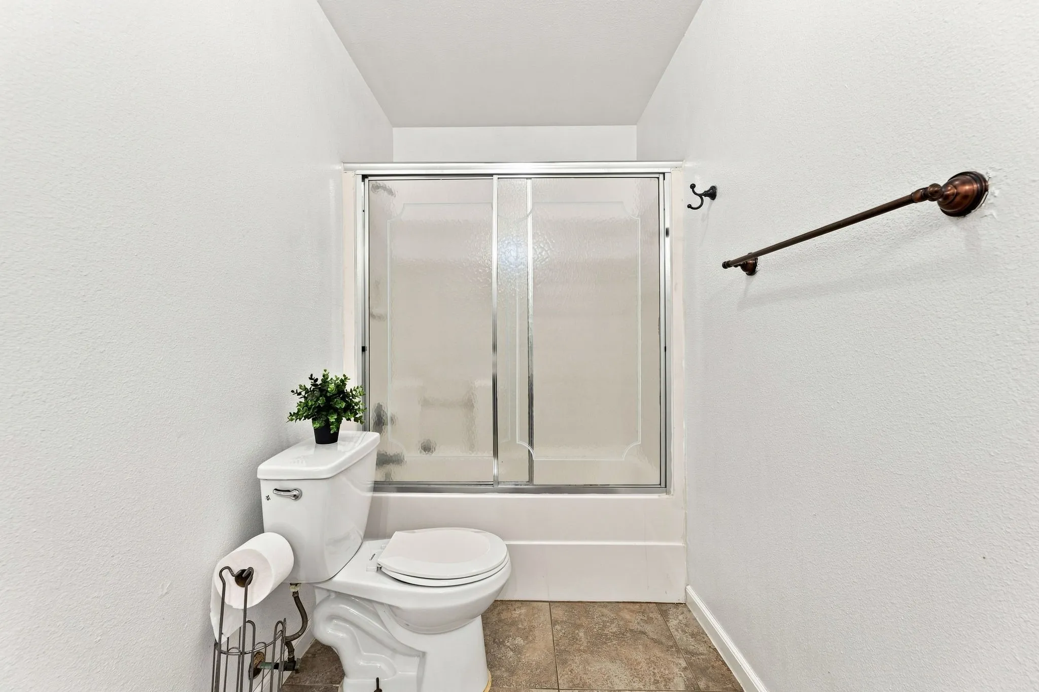 Single Family Residence For Sale in Tarrant County , 2505 Cloverdale Street, Arlington, Texas 76010, 3 Bedroom, 2 Bathroom, 2 Garage spaces, 1,444 Sqft, built in 2001, mls#21367351, Real Estate Agent in Arlington, Homes For Sale in Tarrant county, Homes For Sale in Arlington, Realtor in Arlington Texas, Real Estate Brokerage Independent Realty Texas, Luminita Cordes Realtor