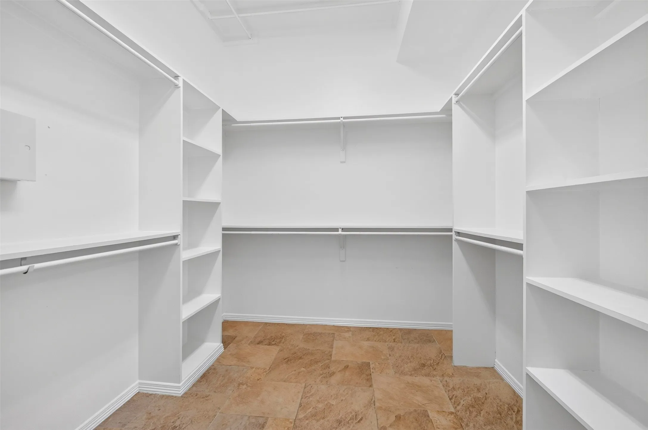 Single Family Residence For Rent in Dallas County , 247 Park Valley Drive, Coppell, Texas 75019, 4 Bedroom, 3 Bathroom, 2 Garage spaces, 2,981 Sqft, built in 1993, mls#21365715, Real Estate Agent in Coppell, Homes For Rent in Dallas county, Homes For Rent in Coppell, Realtor in Coppell Texas, Real Estate Brokerage Independent Realty Texas, Luminita Cordes Realtor
