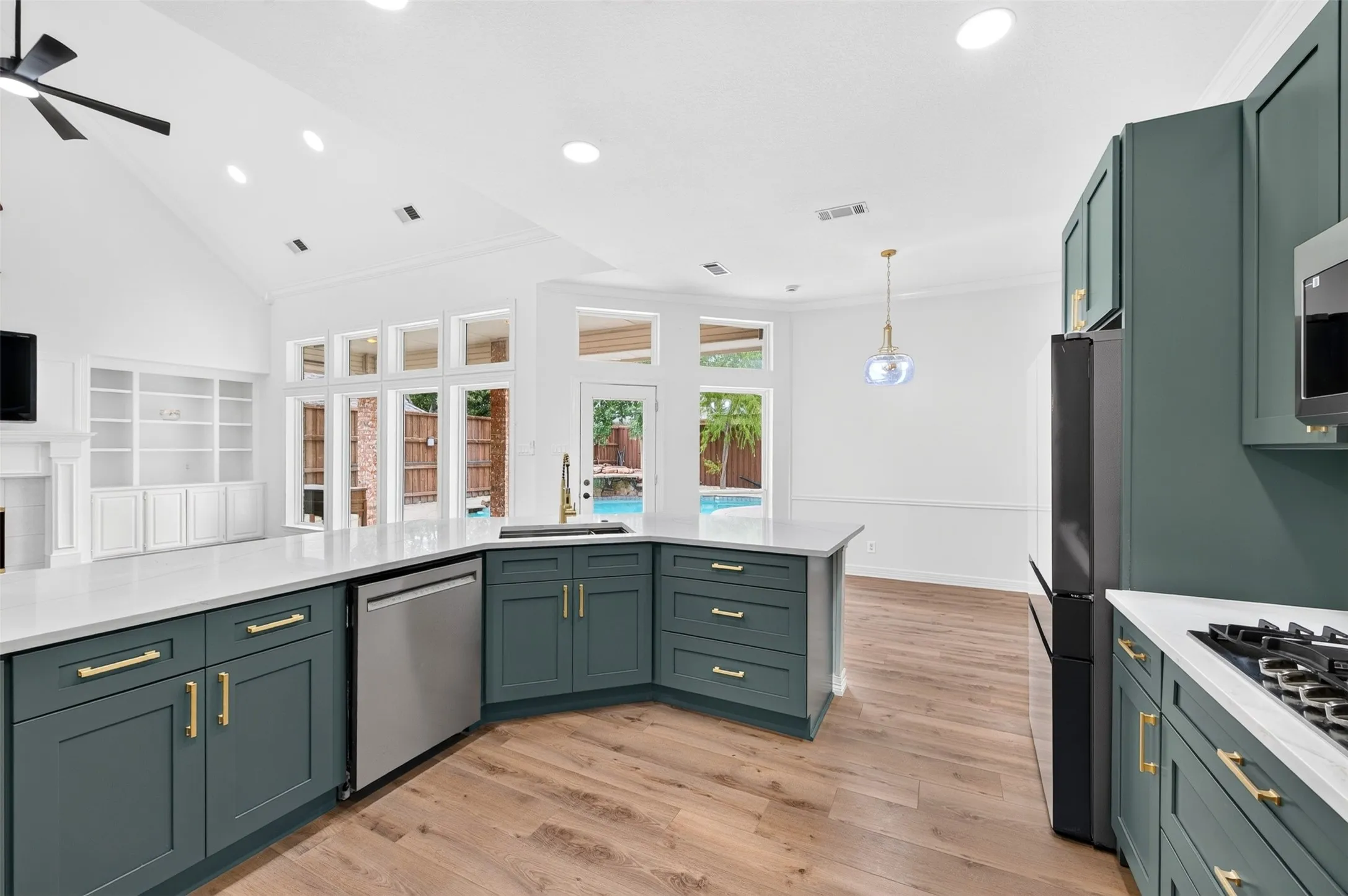 Single Family Residence For Rent in Dallas County , 247 Park Valley Drive, Coppell, Texas 75019, 4 Bedroom, 3 Bathroom, 2 Garage spaces, 2,981 Sqft, built in 1993, mls#21365715, Real Estate Agent in Coppell, Homes For Rent in Dallas county, Homes For Rent in Coppell, Realtor in Coppell Texas, Real Estate Brokerage Independent Realty Texas, Luminita Cordes Realtor