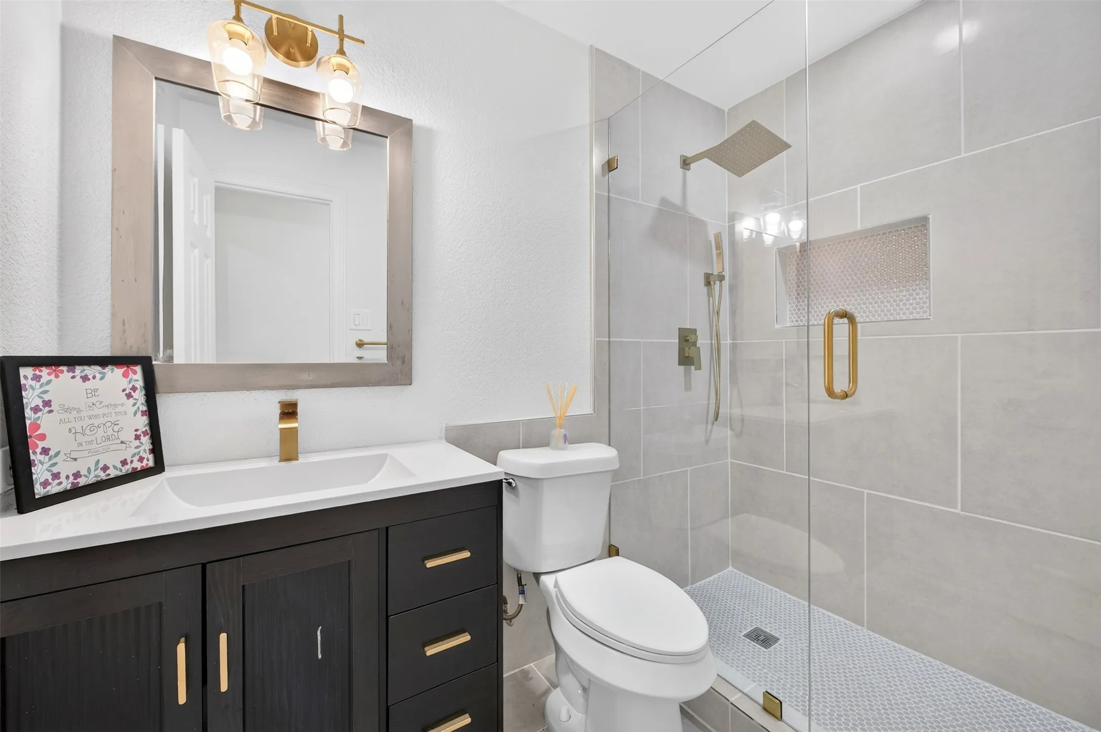 Single Family Residence For Rent in Dallas County , 247 Park Valley Drive, Coppell, Texas 75019, 4 Bedroom, 3 Bathroom, 2 Garage spaces, 2,981 Sqft, built in 1993, mls#21365715, Real Estate Agent in Coppell, Homes For Rent in Dallas county, Homes For Rent in Coppell, Realtor in Coppell Texas, Real Estate Brokerage Independent Realty Texas, Luminita Cordes Realtor