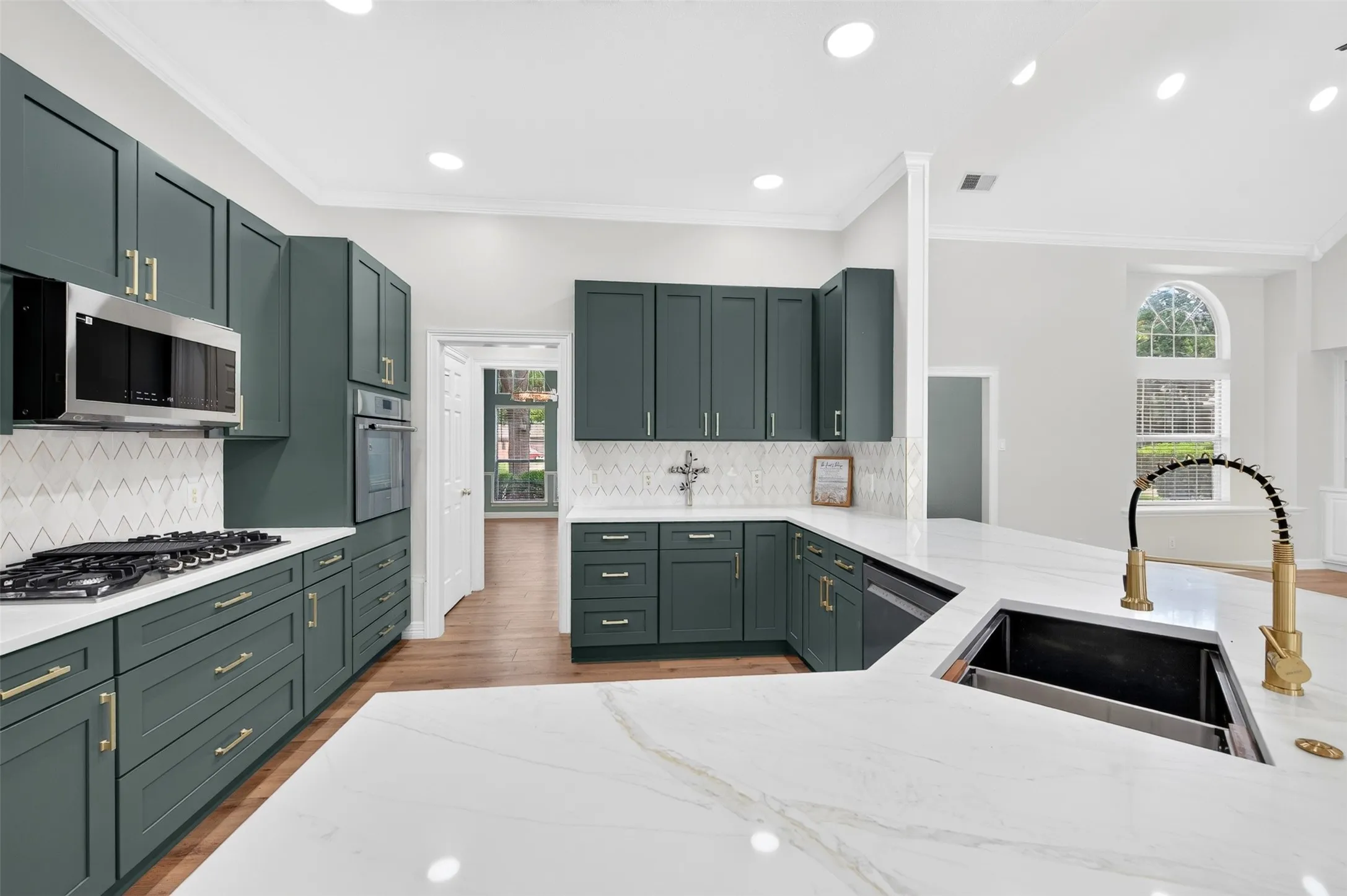 Single Family Residence For Rent in Dallas County , 247 Park Valley Drive, Coppell, Texas 75019, 4 Bedroom, 3 Bathroom, 2 Garage spaces, 2,981 Sqft, built in 1993, mls#21365715, Real Estate Agent in Coppell, Homes For Rent in Dallas county, Homes For Rent in Coppell, Realtor in Coppell Texas, Real Estate Brokerage Independent Realty Texas, Luminita Cordes Realtor