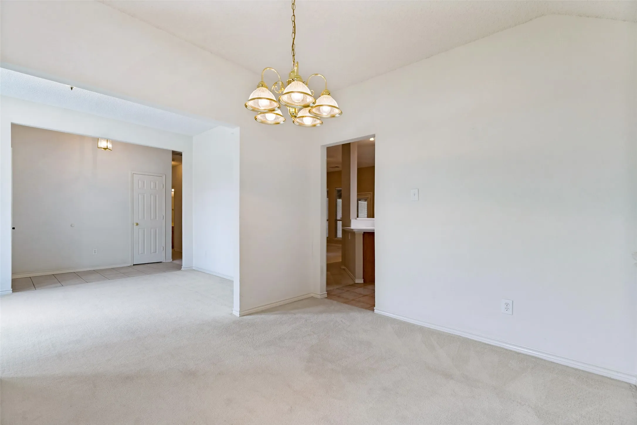 Single Family Residence For Sale in Collin County , 3528 Snapdragon Lane, Mc Kinney, Texas 75070, 4 Bedroom, 2 Bathroom, 2 Garage spaces, 2,224 Sqft, built in 1999, mls#21367057, Real Estate Agent in Mc Kinney, Homes For Sale in Collin county, Homes For Sale in Mc Kinney, Realtor in Mc Kinney Texas, Real Estate Brokerage Independent Realty Texas, Luminita Cordes Realtor