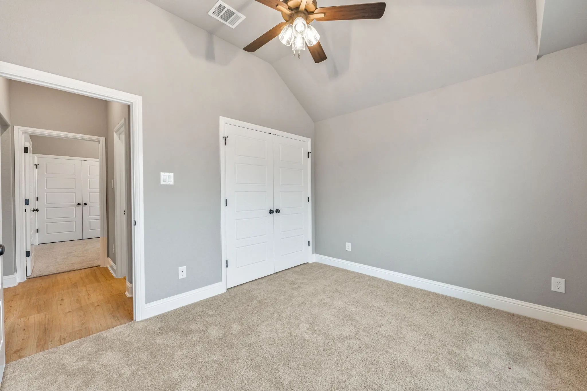 Single Family Residence For Rent in Parker County , 102 Clover Circle, Weatherford, Texas 76086, 3 Bedroom, 2 Bathroom, 2 Garage spaces, 1,623 Sqft, built in 2024, mls#21367142, Real Estate Agent in Weatherford, Homes For Rent in Parker county, Homes For Rent in Weatherford, Realtor in Weatherford Texas, Real Estate Brokerage Independent Realty Texas, Luminita Cordes Realtor