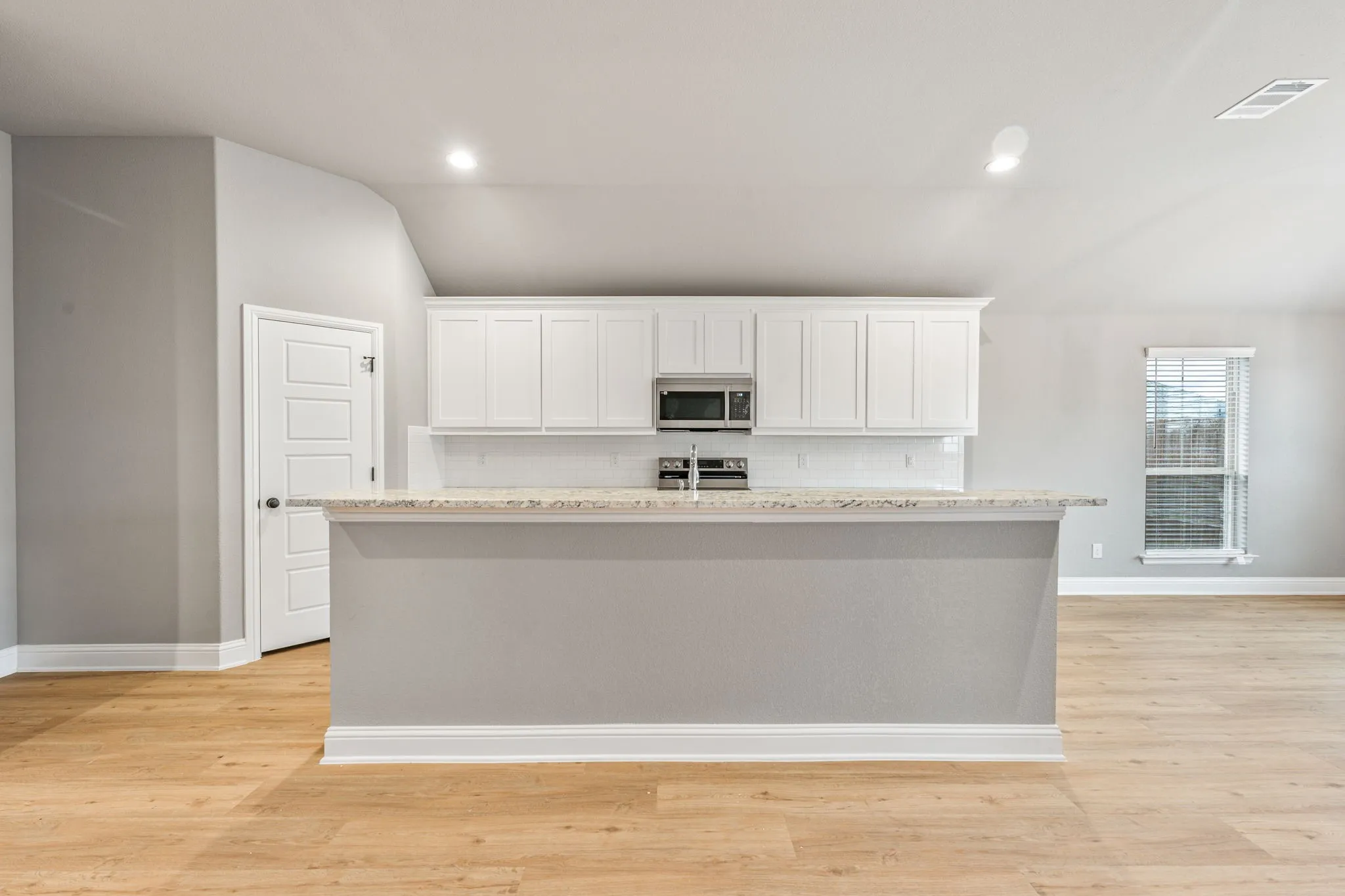 Single Family Residence For Rent in Parker County , 102 Clover Circle, Weatherford, Texas 76086, 3 Bedroom, 2 Bathroom, 2 Garage spaces, 1,623 Sqft, built in 2024, mls#21367142, Real Estate Agent in Weatherford, Homes For Rent in Parker county, Homes For Rent in Weatherford, Realtor in Weatherford Texas, Real Estate Brokerage Independent Realty Texas, Luminita Cordes Realtor