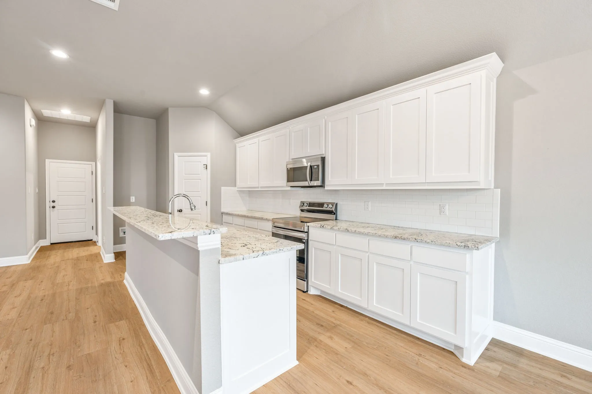 Single Family Residence For Rent in Parker County , 102 Clover Circle, Weatherford, Texas 76086, 3 Bedroom, 2 Bathroom, 2 Garage spaces, 1,623 Sqft, built in 2024, mls#21367142, Real Estate Agent in Weatherford, Homes For Rent in Parker county, Homes For Rent in Weatherford, Realtor in Weatherford Texas, Real Estate Brokerage Independent Realty Texas, Luminita Cordes Realtor
