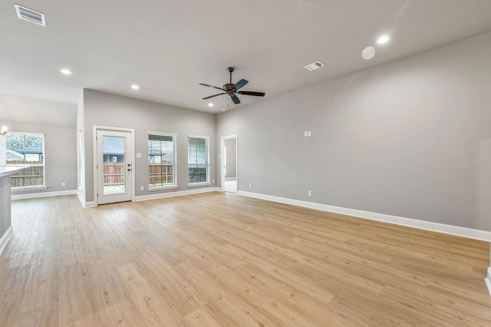 Single Family Residence For Rent in Parker County , 102 Clover Circle, Weatherford, Texas 76086, 3 Bedroom, 2 Bathroom, 2 Garage spaces, 1,623 Sqft, built in 2024, mls#21367142, Real Estate Agent in Weatherford, Homes For Rent in Parker county, Homes For Rent in Weatherford, Realtor in Weatherford Texas, Real Estate Brokerage Independent Realty Texas, Luminita Cordes Realtor