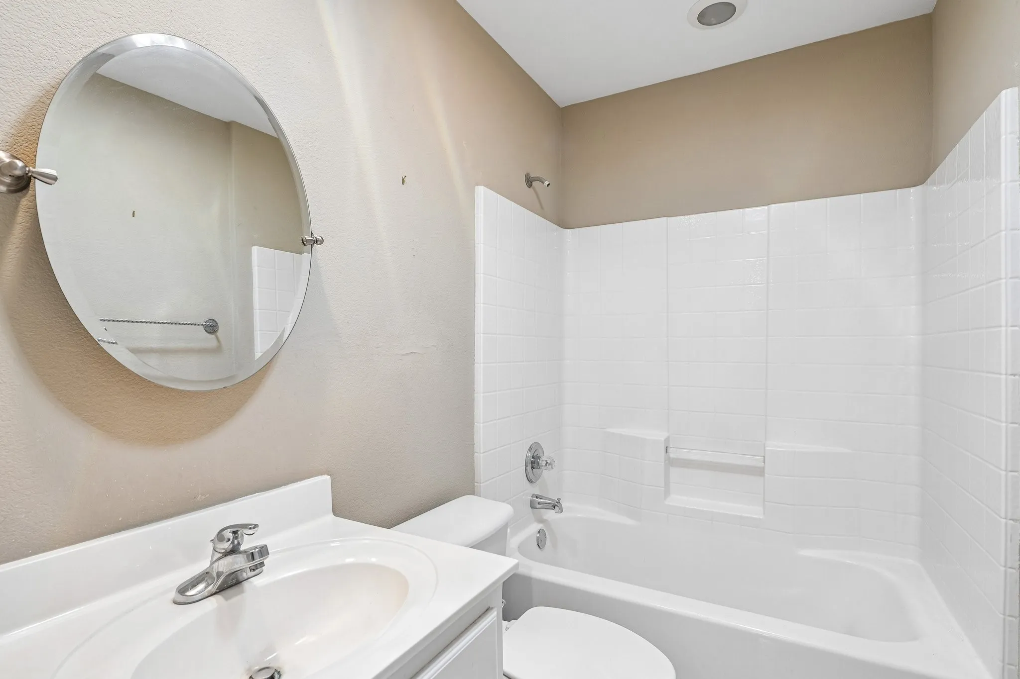 Single Family Residence For Sale in Ellis County , 702 Azalea Trail, Waxahachie, Texas 75165, 2 Bedroom, 2 Bathroom, 2 Garage spaces, 1,544 Sqft, built in 1999, mls#21367378, Real Estate Agent in Waxahachie, Homes For Sale in Ellis county, Homes For Sale in Waxahachie, Realtor in Waxahachie Texas, Real Estate Brokerage Independent Realty Texas, Luminita Cordes Realtor