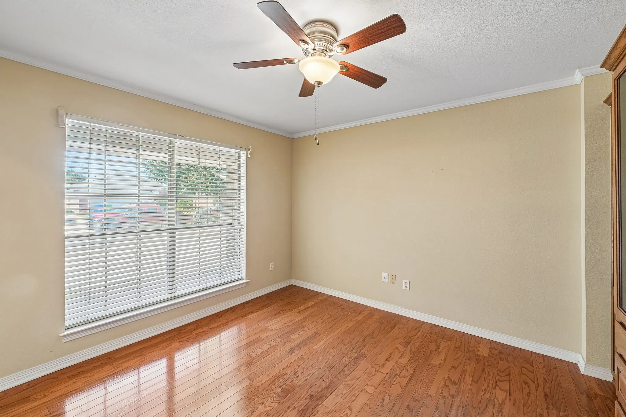 Single Family Residence For Sale in Ellis County , 702 Azalea Trail, Waxahachie, Texas 75165, 2 Bedroom, 2 Bathroom, 2 Garage spaces, 1,544 Sqft, built in 1999, mls#21367378, Real Estate Agent in Waxahachie, Homes For Sale in Ellis county, Homes For Sale in Waxahachie, Realtor in Waxahachie Texas, Real Estate Brokerage Independent Realty Texas, Luminita Cordes Realtor