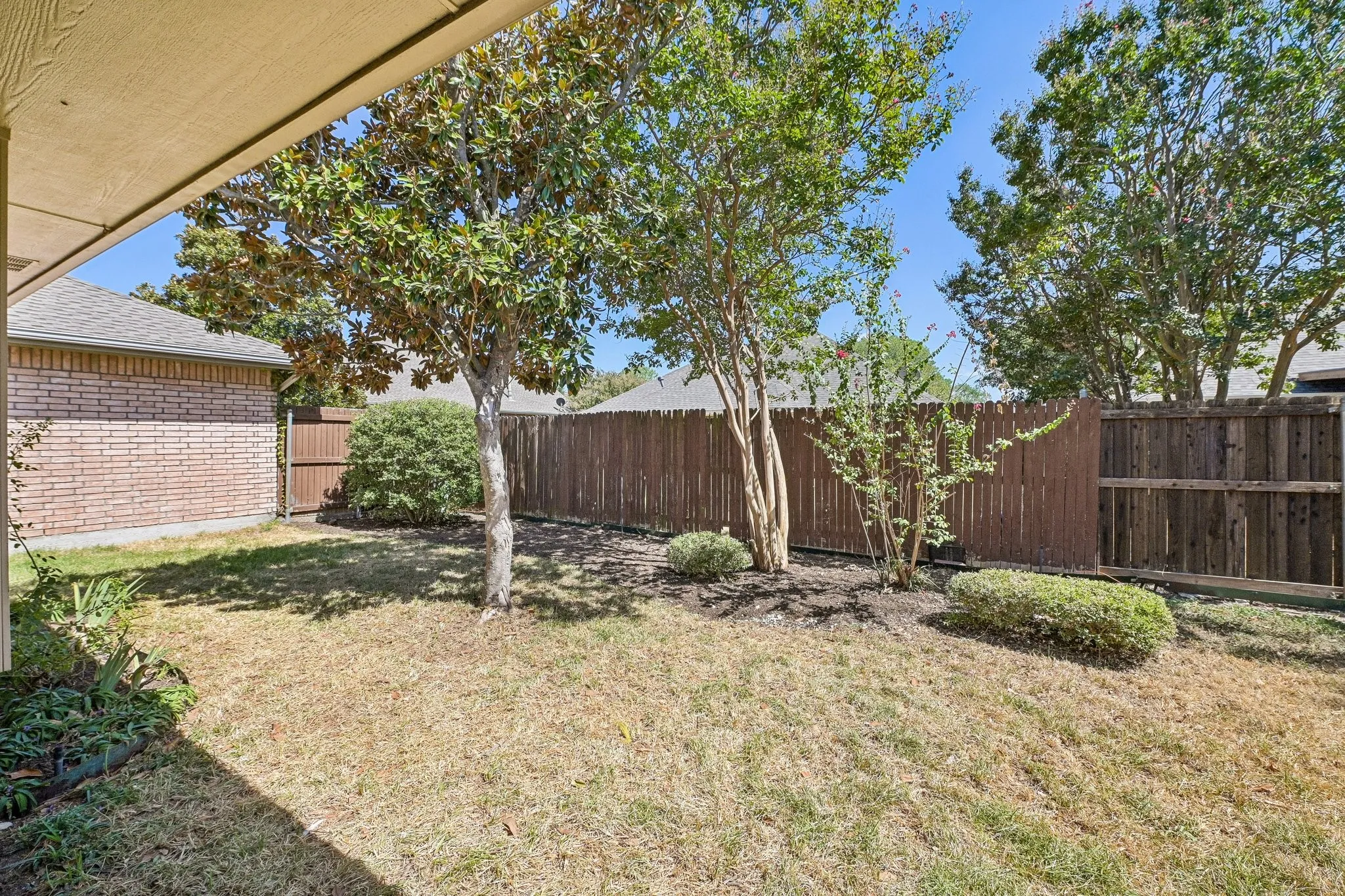 Single Family Residence For Sale in Ellis County , 702 Azalea Trail, Waxahachie, Texas 75165, 2 Bedroom, 2 Bathroom, 2 Garage spaces, 1,544 Sqft, built in 1999, mls#21367378, Real Estate Agent in Waxahachie, Homes For Sale in Ellis county, Homes For Sale in Waxahachie, Realtor in Waxahachie Texas, Real Estate Brokerage Independent Realty Texas, Luminita Cordes Realtor