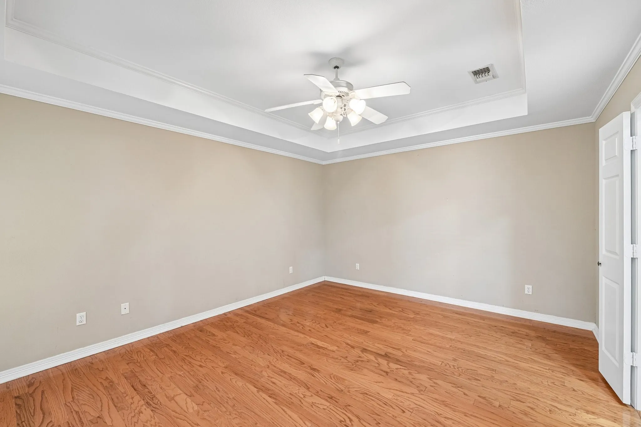 Single Family Residence For Sale in Ellis County , 702 Azalea Trail, Waxahachie, Texas 75165, 2 Bedroom, 2 Bathroom, 2 Garage spaces, 1,544 Sqft, built in 1999, mls#21367378, Real Estate Agent in Waxahachie, Homes For Sale in Ellis county, Homes For Sale in Waxahachie, Realtor in Waxahachie Texas, Real Estate Brokerage Independent Realty Texas, Luminita Cordes Realtor