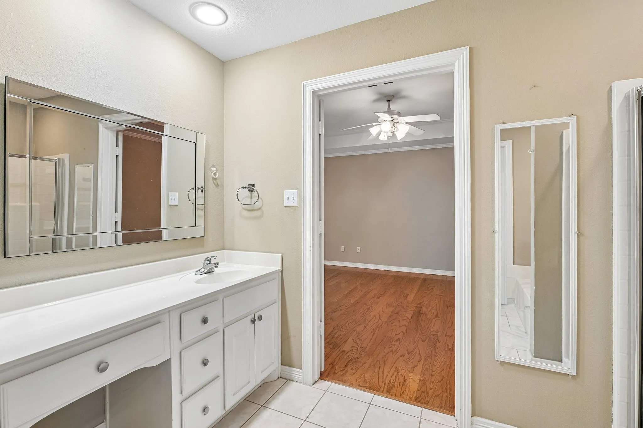 Single Family Residence For Sale in Ellis County , 702 Azalea Trail, Waxahachie, Texas 75165, 2 Bedroom, 2 Bathroom, 2 Garage spaces, 1,544 Sqft, built in 1999, mls#21367378, Real Estate Agent in Waxahachie, Homes For Sale in Ellis county, Homes For Sale in Waxahachie, Realtor in Waxahachie Texas, Real Estate Brokerage Independent Realty Texas, Luminita Cordes Realtor
