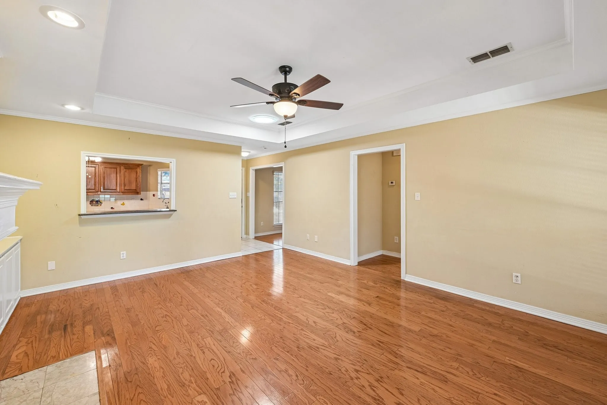 Single Family Residence For Sale in Ellis County , 702 Azalea Trail, Waxahachie, Texas 75165, 2 Bedroom, 2 Bathroom, 2 Garage spaces, 1,544 Sqft, built in 1999, mls#21367378, Real Estate Agent in Waxahachie, Homes For Sale in Ellis county, Homes For Sale in Waxahachie, Realtor in Waxahachie Texas, Real Estate Brokerage Independent Realty Texas, Luminita Cordes Realtor