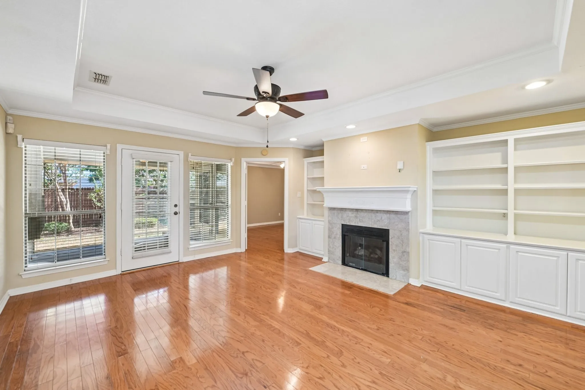 Single Family Residence For Sale in Ellis County , 702 Azalea Trail, Waxahachie, Texas 75165, 2 Bedroom, 2 Bathroom, 2 Garage spaces, 1,544 Sqft, built in 1999, mls#21367378, Real Estate Agent in Waxahachie, Homes For Sale in Ellis county, Homes For Sale in Waxahachie, Realtor in Waxahachie Texas, Real Estate Brokerage Independent Realty Texas, Luminita Cordes Realtor