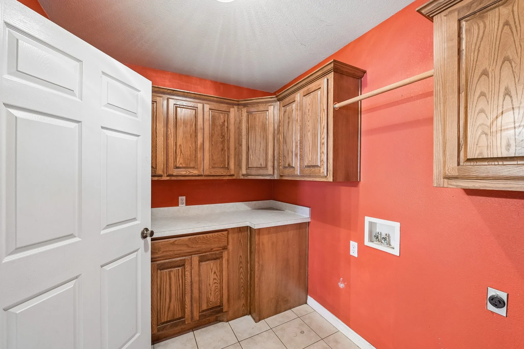 Single Family Residence For Sale in Ellis County , 702 Azalea Trail, Waxahachie, Texas 75165, 2 Bedroom, 2 Bathroom, 2 Garage spaces, 1,544 Sqft, built in 1999, mls#21367378, Real Estate Agent in Waxahachie, Homes For Sale in Ellis county, Homes For Sale in Waxahachie, Realtor in Waxahachie Texas, Real Estate Brokerage Independent Realty Texas, Luminita Cordes Realtor