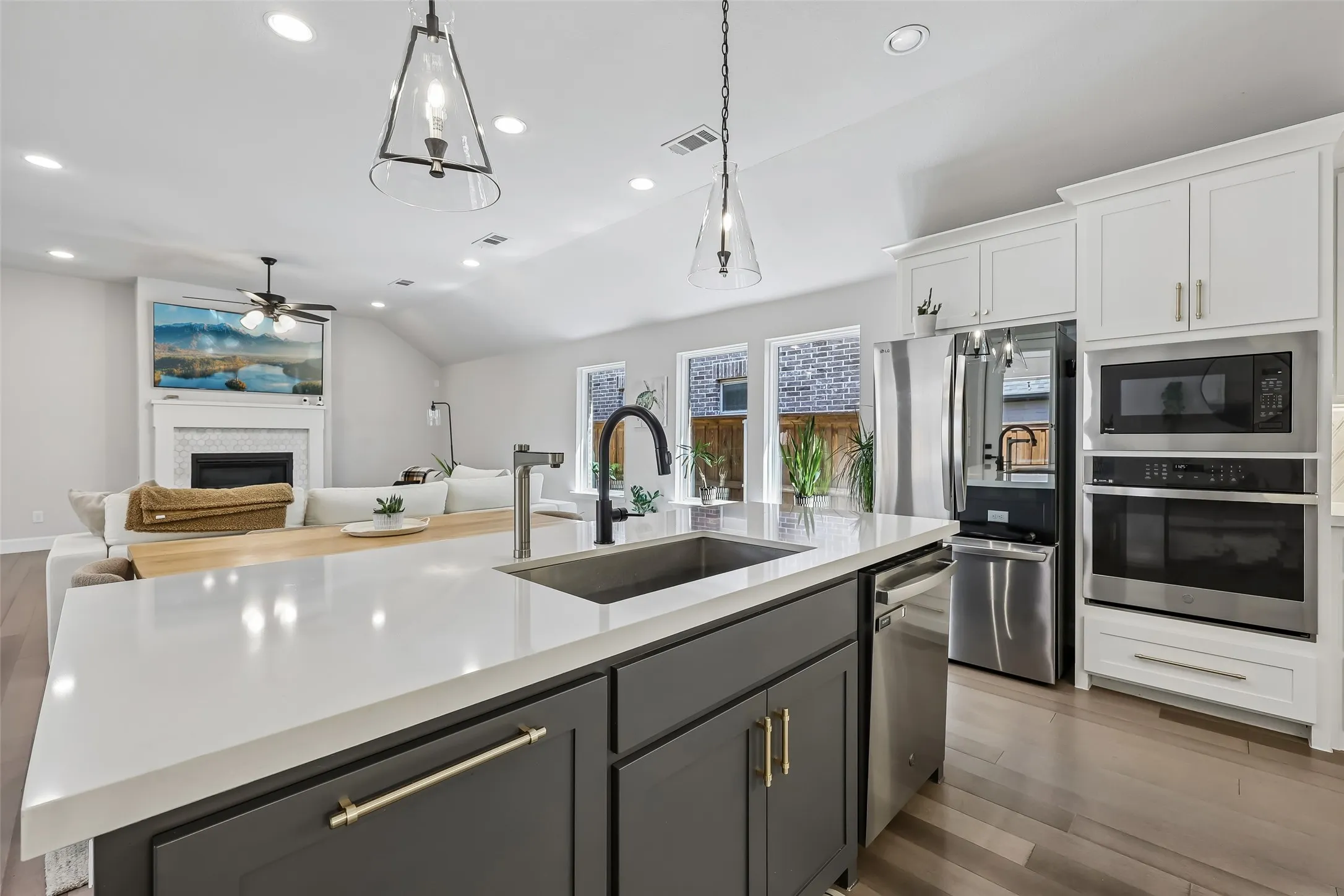 Single Family Residence For Sale in Denton County , 8513 Melrose, The Colony, Texas 75056, 3 Bedroom, 2 Bathroom, 2 Garage spaces, 1,911 Sqft, built in 2022, mls#21357946, Real Estate Agent in The Colony, Homes For Sale in Denton county, Homes For Sale in The Colony, Realtor in The Colony Texas, Real Estate Brokerage Independent Realty Texas, Luminita Cordes Realtor