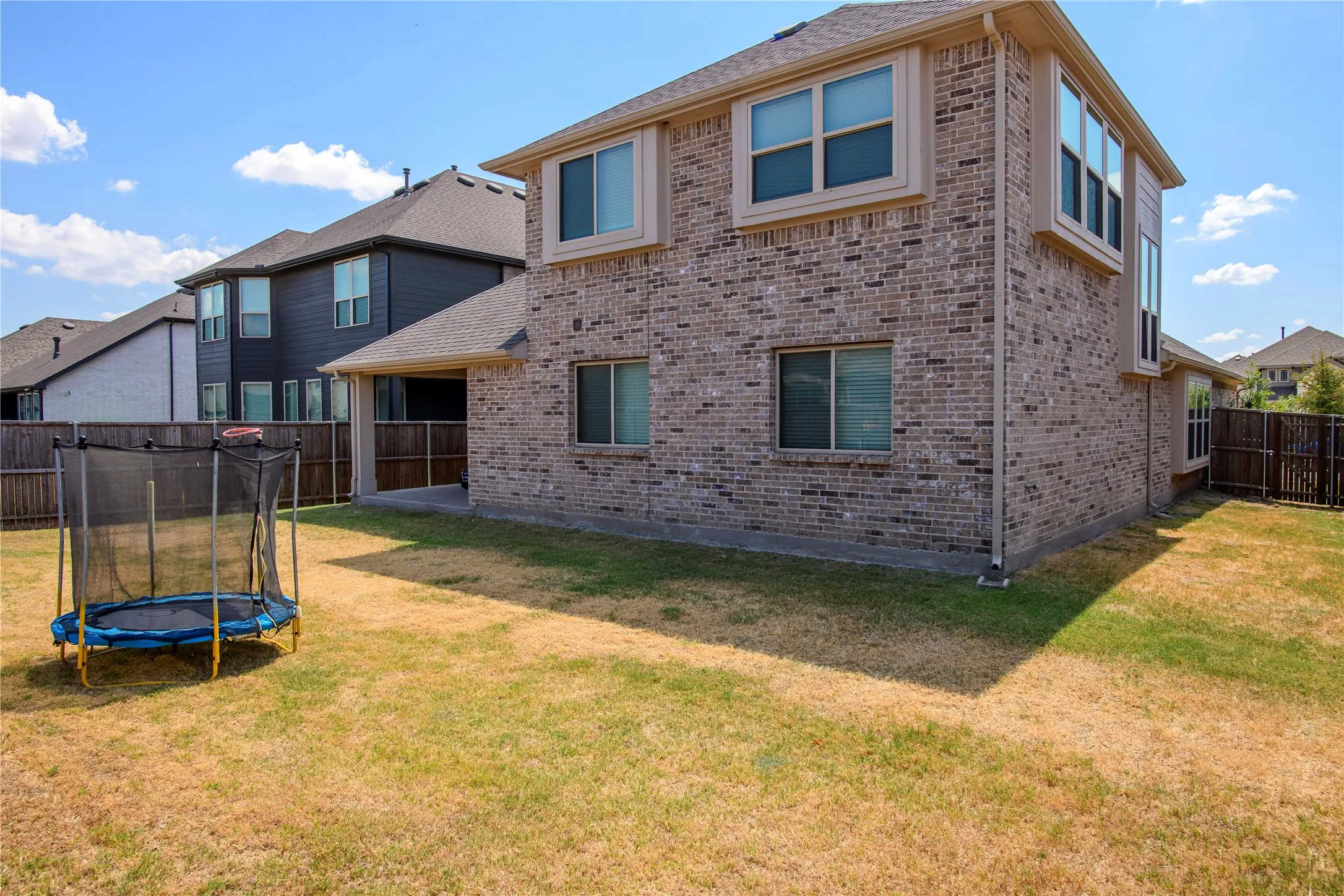 Single Family Residence For Sale in Denton County , 1305 Starlight Avenue, Aubrey, Texas 76227, 4 Bedroom, 3 Bathroom, 1 Garage spaces, 2,456 Sqft, built in 2020, mls#21355109, Real Estate Agent in Aubrey, Homes For Sale in Denton county, Homes For Sale in Aubrey, Realtor in Aubrey Texas, Real Estate Brokerage Independent Realty Texas, Luminita Cordes Realtor