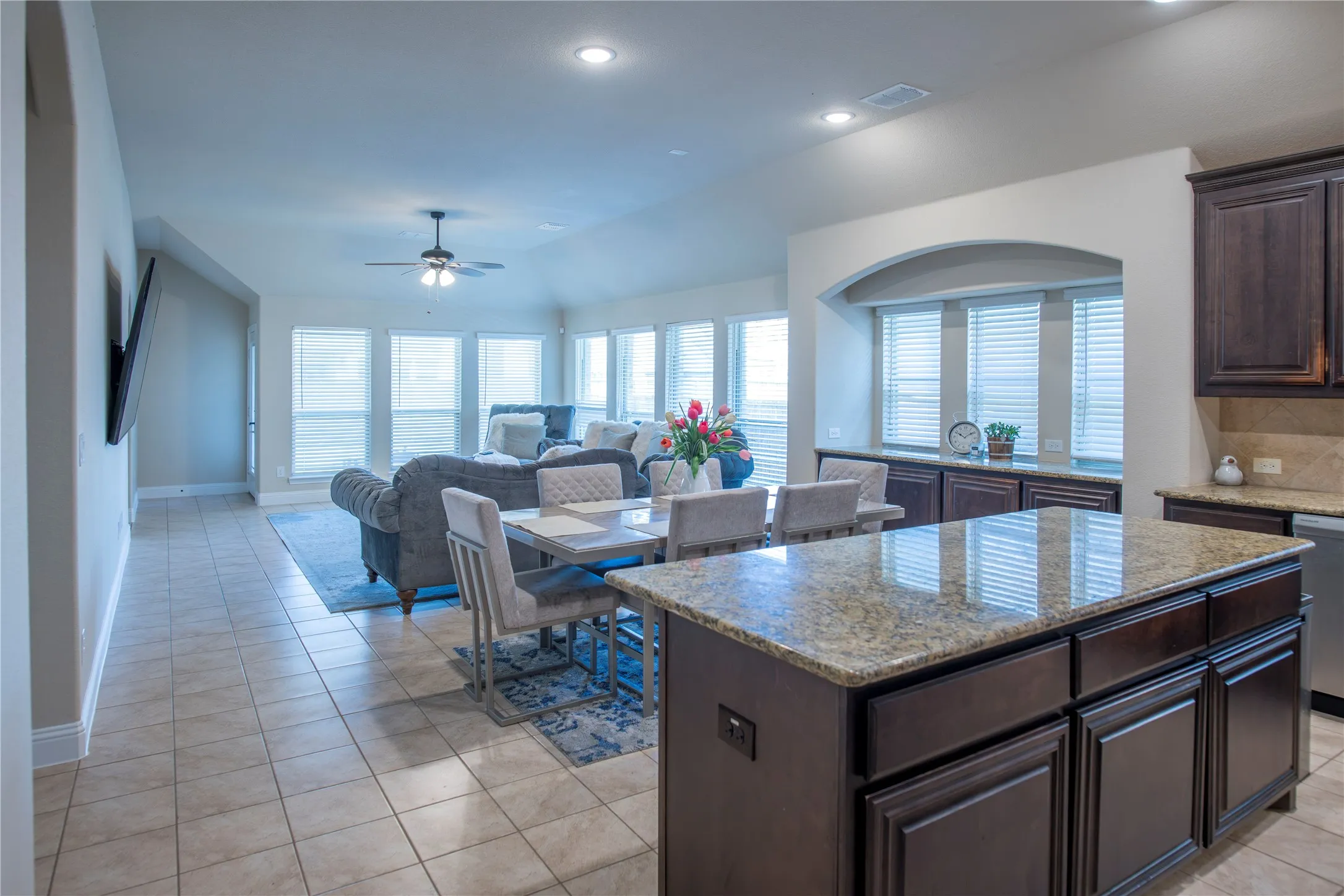 Single Family Residence For Sale in Denton County , 1305 Starlight Avenue, Aubrey, Texas 76227, 4 Bedroom, 3 Bathroom, 1 Garage spaces, 2,456 Sqft, built in 2020, mls#21355109, Real Estate Agent in Aubrey, Homes For Sale in Denton county, Homes For Sale in Aubrey, Realtor in Aubrey Texas, Real Estate Brokerage Independent Realty Texas, Luminita Cordes Realtor