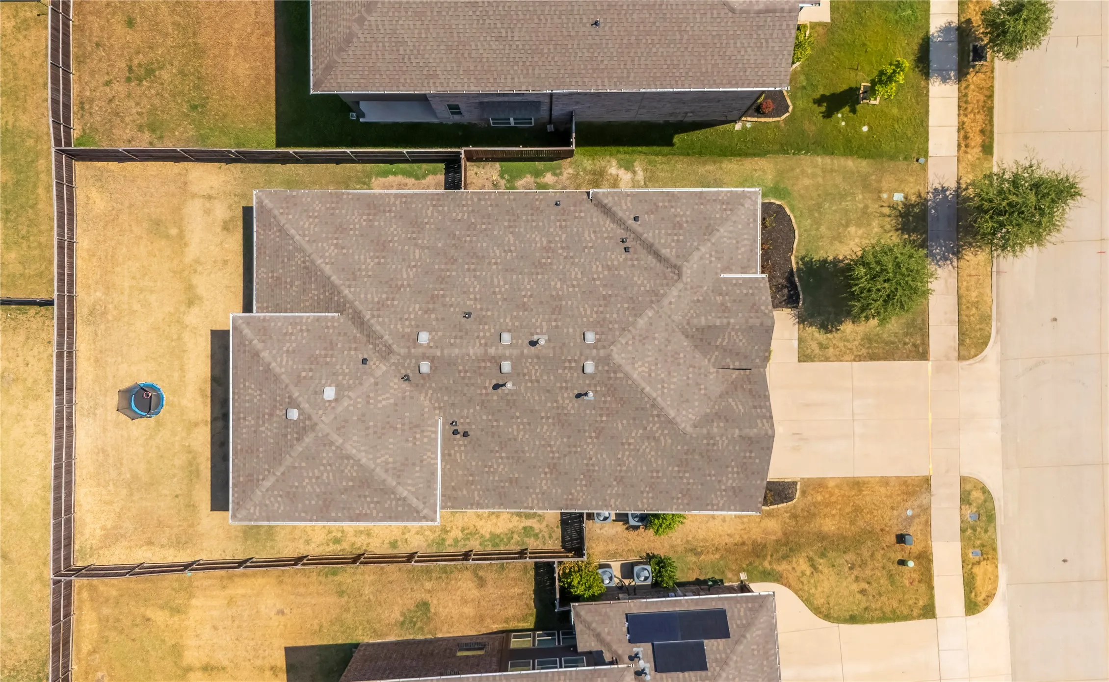 Single Family Residence For Sale in Denton County , 1305 Starlight Avenue, Aubrey, Texas 76227, 4 Bedroom, 3 Bathroom, 1 Garage spaces, 2,456 Sqft, built in 2020, mls#21355109, Real Estate Agent in Aubrey, Homes For Sale in Denton county, Homes For Sale in Aubrey, Realtor in Aubrey Texas, Real Estate Brokerage Independent Realty Texas, Luminita Cordes Realtor