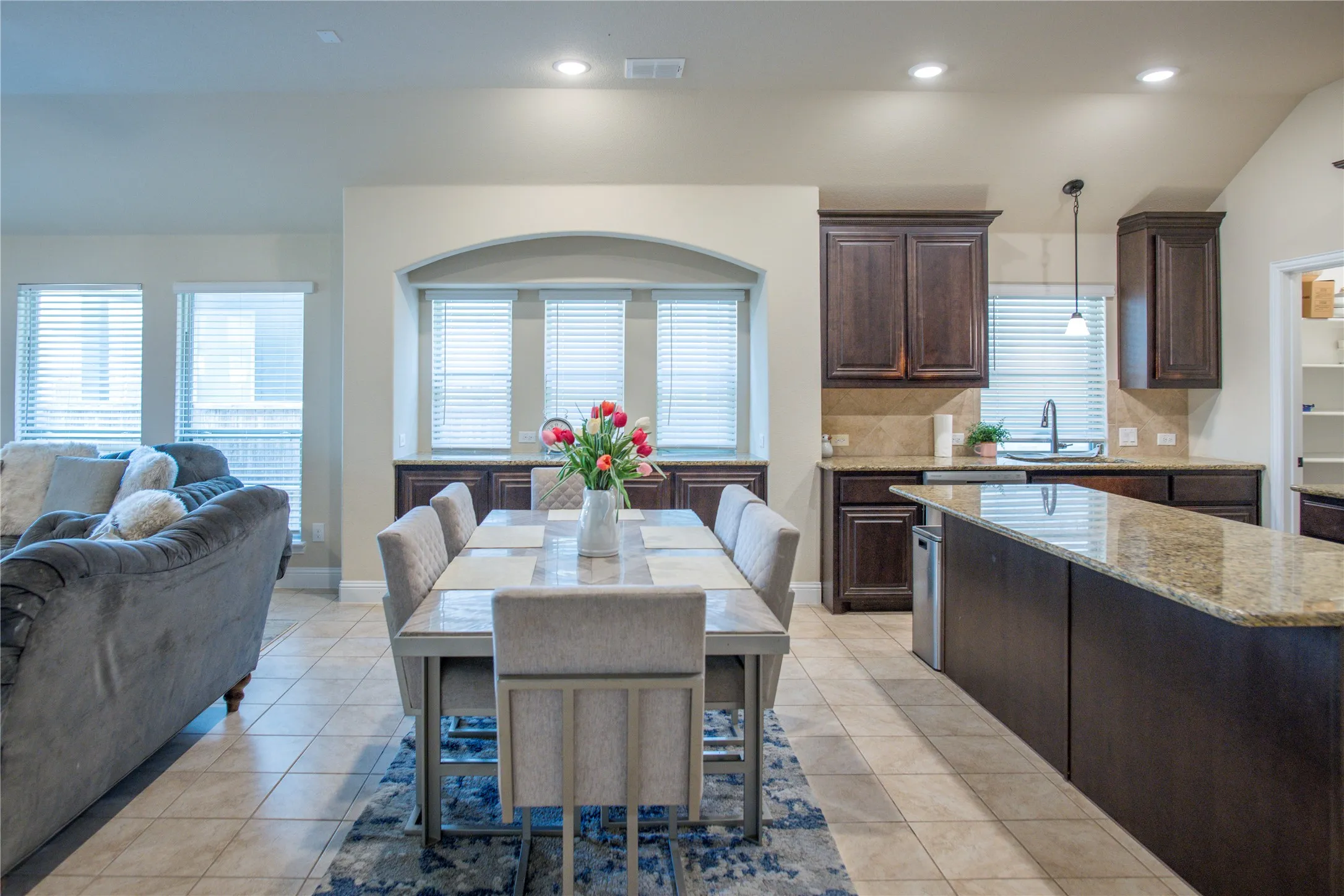 Single Family Residence For Sale in Denton County , 1305 Starlight Avenue, Aubrey, Texas 76227, 4 Bedroom, 3 Bathroom, 1 Garage spaces, 2,456 Sqft, built in 2020, mls#21355109, Real Estate Agent in Aubrey, Homes For Sale in Denton county, Homes For Sale in Aubrey, Realtor in Aubrey Texas, Real Estate Brokerage Independent Realty Texas, Luminita Cordes Realtor