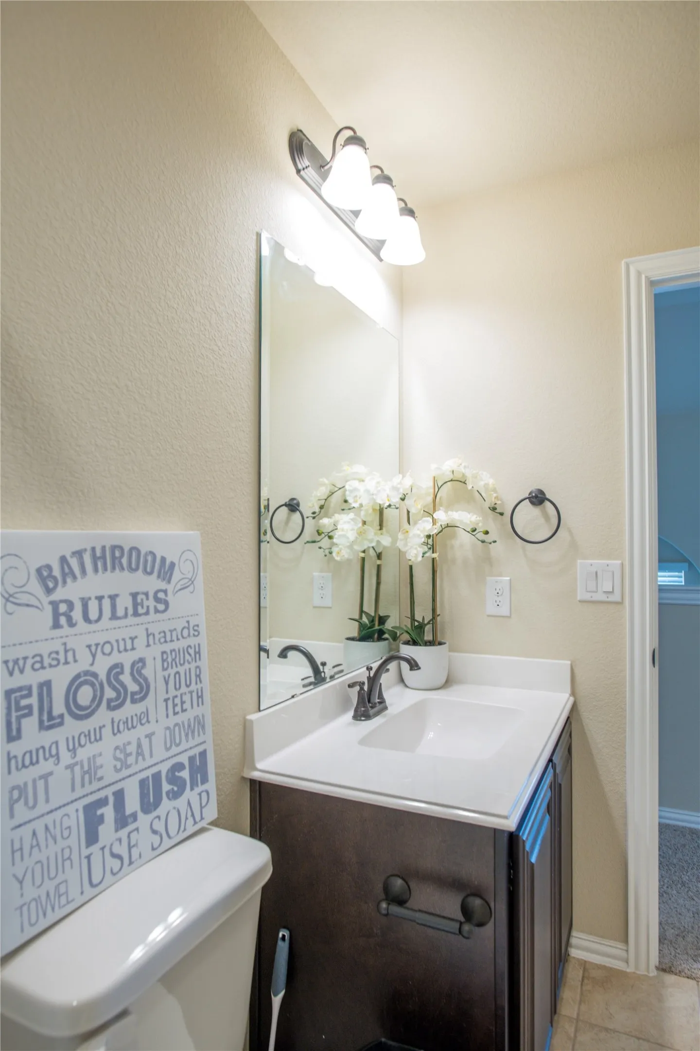 Single Family Residence For Sale in Denton County , 1305 Starlight Avenue, Aubrey, Texas 76227, 4 Bedroom, 3 Bathroom, 1 Garage spaces, 2,456 Sqft, built in 2020, mls#21355109, Real Estate Agent in Aubrey, Homes For Sale in Denton county, Homes For Sale in Aubrey, Realtor in Aubrey Texas, Real Estate Brokerage Independent Realty Texas, Luminita Cordes Realtor