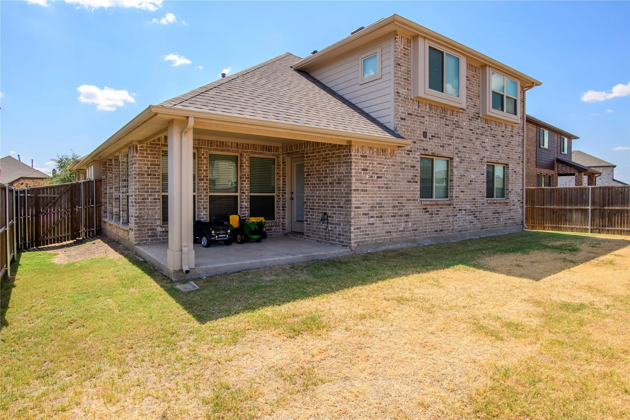 Single Family Residence For Sale in Denton County , 1305 Starlight Avenue, Aubrey, Texas 76227, 4 Bedroom, 3 Bathroom, 1 Garage spaces, 2,456 Sqft, built in 2020, mls#21355109, Real Estate Agent in Aubrey, Homes For Sale in Denton county, Homes For Sale in Aubrey, Realtor in Aubrey Texas, Real Estate Brokerage Independent Realty Texas, Luminita Cordes Realtor