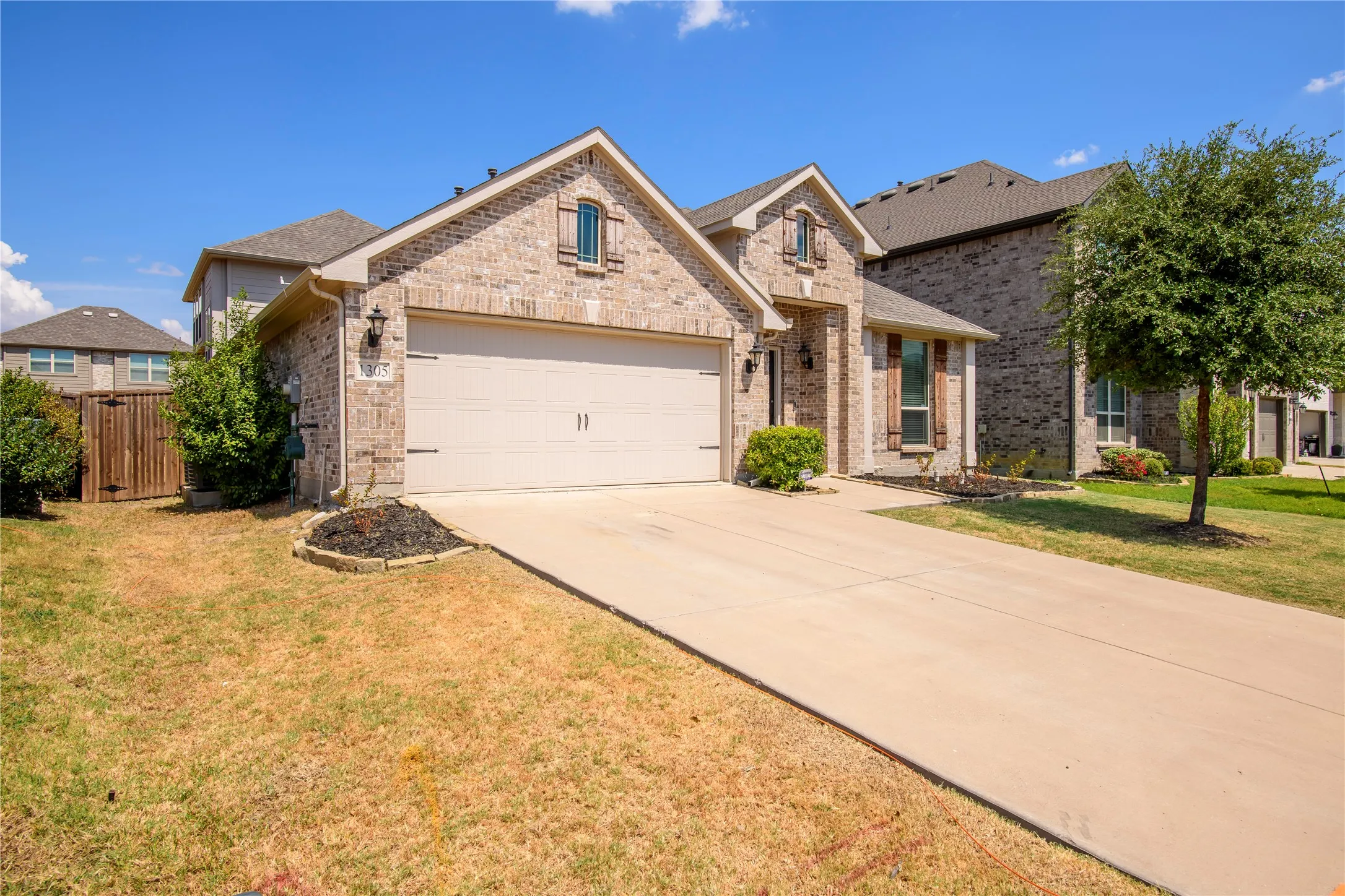 Single Family Residence For Sale in Denton County , 1305 Starlight Avenue, Aubrey, Texas 76227, 4 Bedroom, 3 Bathroom, 1 Garage spaces, 2,456 Sqft, built in 2020, mls#21355109, Real Estate Agent in Aubrey, Homes For Sale in Denton county, Homes For Sale in Aubrey, Realtor in Aubrey Texas, Real Estate Brokerage Independent Realty Texas, Luminita Cordes Realtor