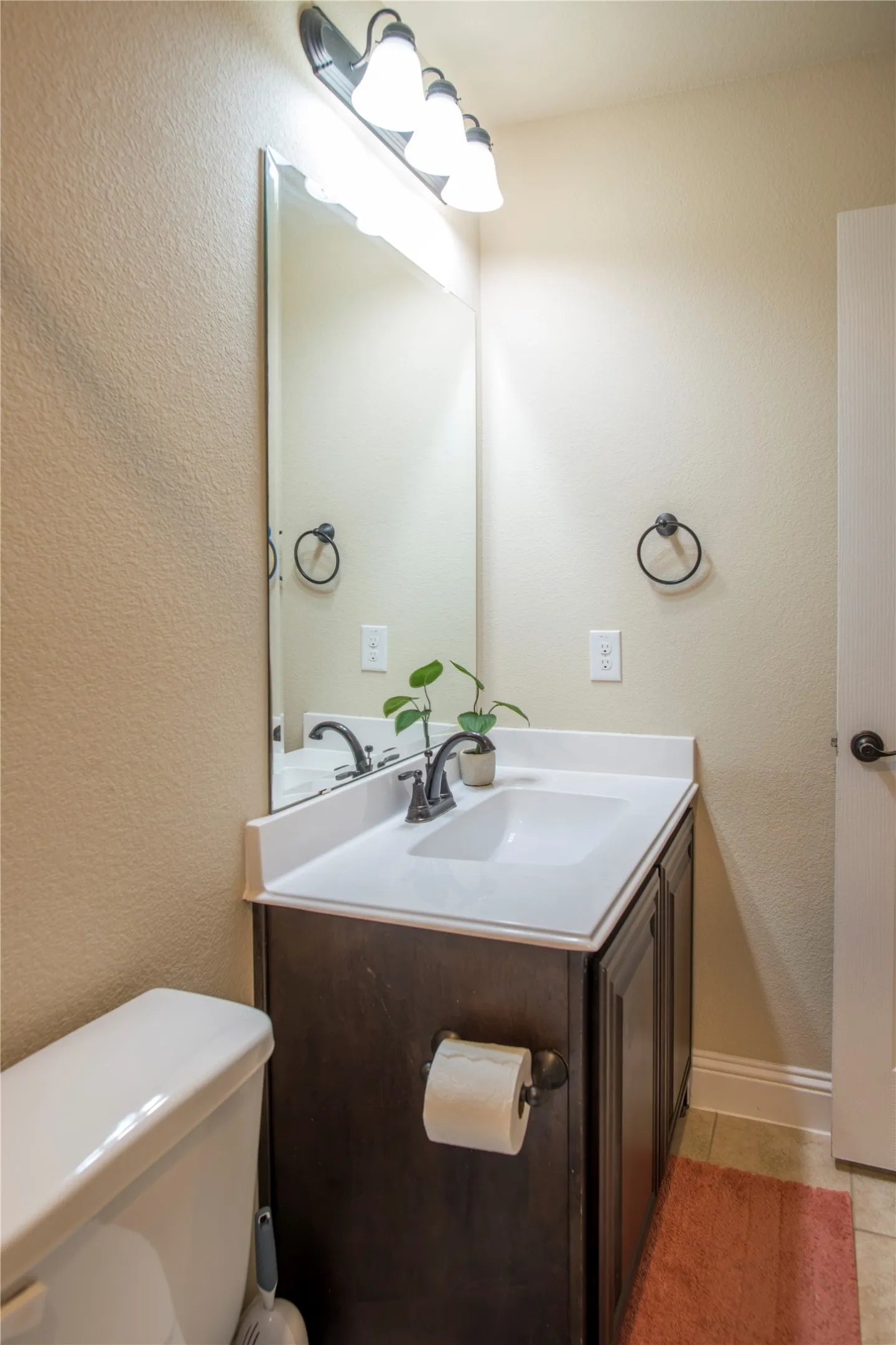 Single Family Residence For Sale in Denton County , 1305 Starlight Avenue, Aubrey, Texas 76227, 4 Bedroom, 3 Bathroom, 1 Garage spaces, 2,456 Sqft, built in 2020, mls#21355109, Real Estate Agent in Aubrey, Homes For Sale in Denton county, Homes For Sale in Aubrey, Realtor in Aubrey Texas, Real Estate Brokerage Independent Realty Texas, Luminita Cordes Realtor