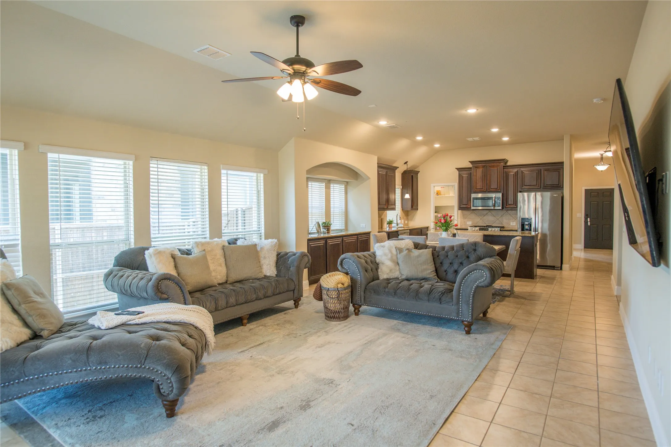 Single Family Residence For Sale in Denton County , 1305 Starlight Avenue, Aubrey, Texas 76227, 4 Bedroom, 3 Bathroom, 1 Garage spaces, 2,456 Sqft, built in 2020, mls#21355109, Real Estate Agent in Aubrey, Homes For Sale in Denton county, Homes For Sale in Aubrey, Realtor in Aubrey Texas, Real Estate Brokerage Independent Realty Texas, Luminita Cordes Realtor