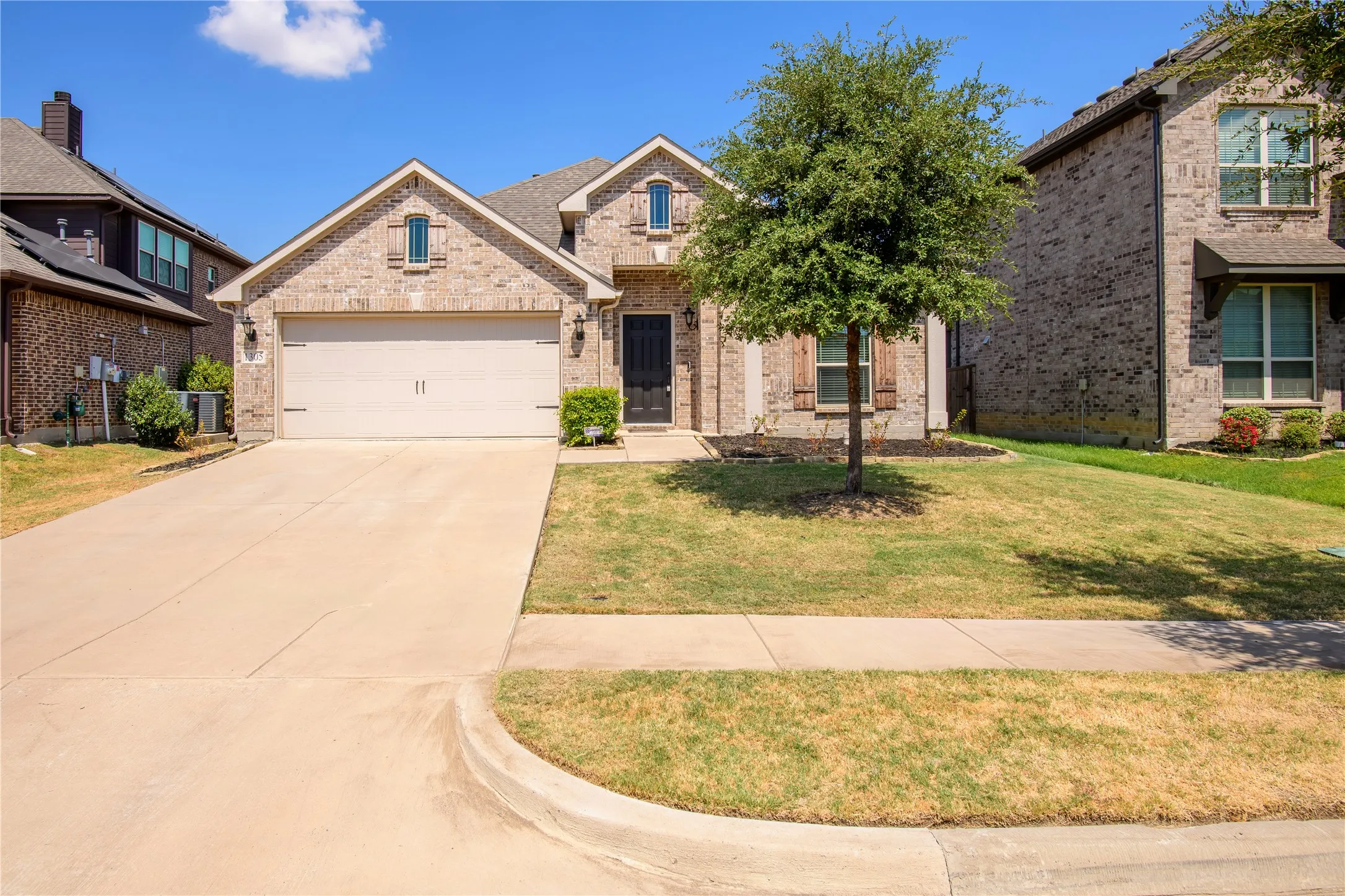 Single Family Residence For Sale in Denton County , 1305 Starlight Avenue, Aubrey, Texas 76227, 4 Bedroom, 3 Bathroom, 1 Garage spaces, 2,456 Sqft, built in 2020, mls#21355109, Real Estate Agent in Aubrey, Homes For Sale in Denton county, Homes For Sale in Aubrey, Realtor in Aubrey Texas, Real Estate Brokerage Independent Realty Texas, Luminita Cordes Realtor