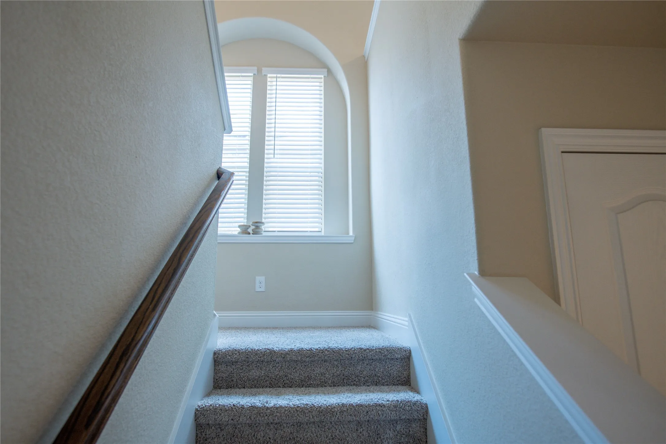 Single Family Residence For Sale in Denton County , 1305 Starlight Avenue, Aubrey, Texas 76227, 4 Bedroom, 3 Bathroom, 1 Garage spaces, 2,456 Sqft, built in 2020, mls#21355109, Real Estate Agent in Aubrey, Homes For Sale in Denton county, Homes For Sale in Aubrey, Realtor in Aubrey Texas, Real Estate Brokerage Independent Realty Texas, Luminita Cordes Realtor