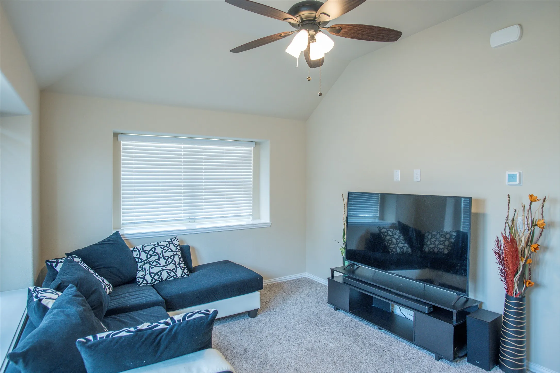 Single Family Residence For Sale in Denton County , 1305 Starlight Avenue, Aubrey, Texas 76227, 4 Bedroom, 3 Bathroom, 1 Garage spaces, 2,456 Sqft, built in 2020, mls#21355109, Real Estate Agent in Aubrey, Homes For Sale in Denton county, Homes For Sale in Aubrey, Realtor in Aubrey Texas, Real Estate Brokerage Independent Realty Texas, Luminita Cordes Realtor