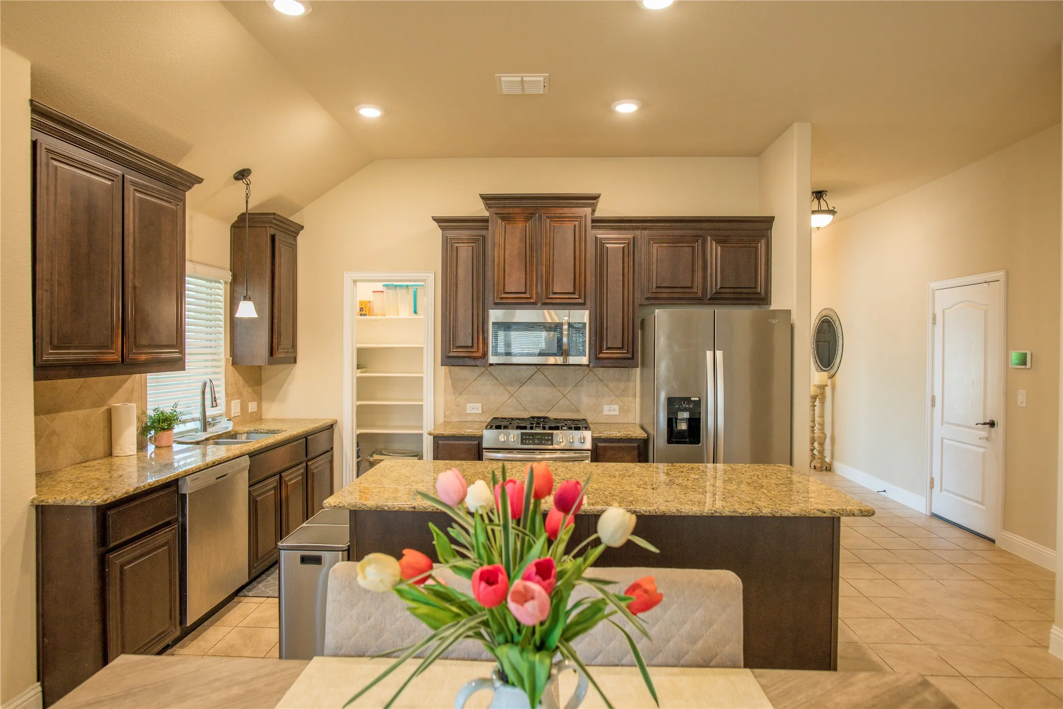 Single Family Residence For Sale in Denton County , 1305 Starlight Avenue, Aubrey, Texas 76227, 4 Bedroom, 3 Bathroom, 1 Garage spaces, 2,456 Sqft, built in 2020, mls#21355109, Real Estate Agent in Aubrey, Homes For Sale in Denton county, Homes For Sale in Aubrey, Realtor in Aubrey Texas, Real Estate Brokerage Independent Realty Texas, Luminita Cordes Realtor