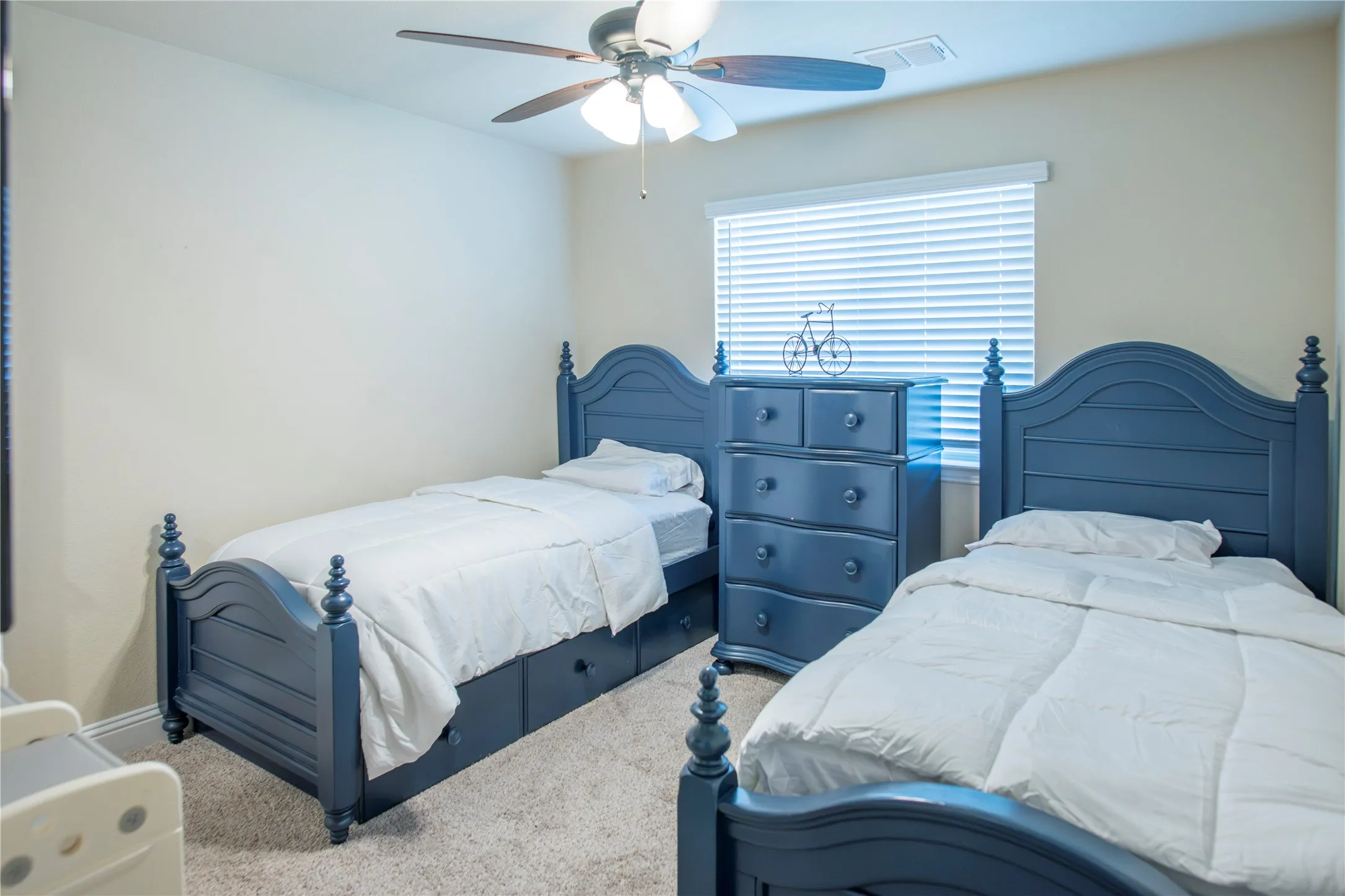 Single Family Residence For Sale in Denton County , 1305 Starlight Avenue, Aubrey, Texas 76227, 4 Bedroom, 3 Bathroom, 1 Garage spaces, 2,456 Sqft, built in 2020, mls#21355109, Real Estate Agent in Aubrey, Homes For Sale in Denton county, Homes For Sale in Aubrey, Realtor in Aubrey Texas, Real Estate Brokerage Independent Realty Texas, Luminita Cordes Realtor