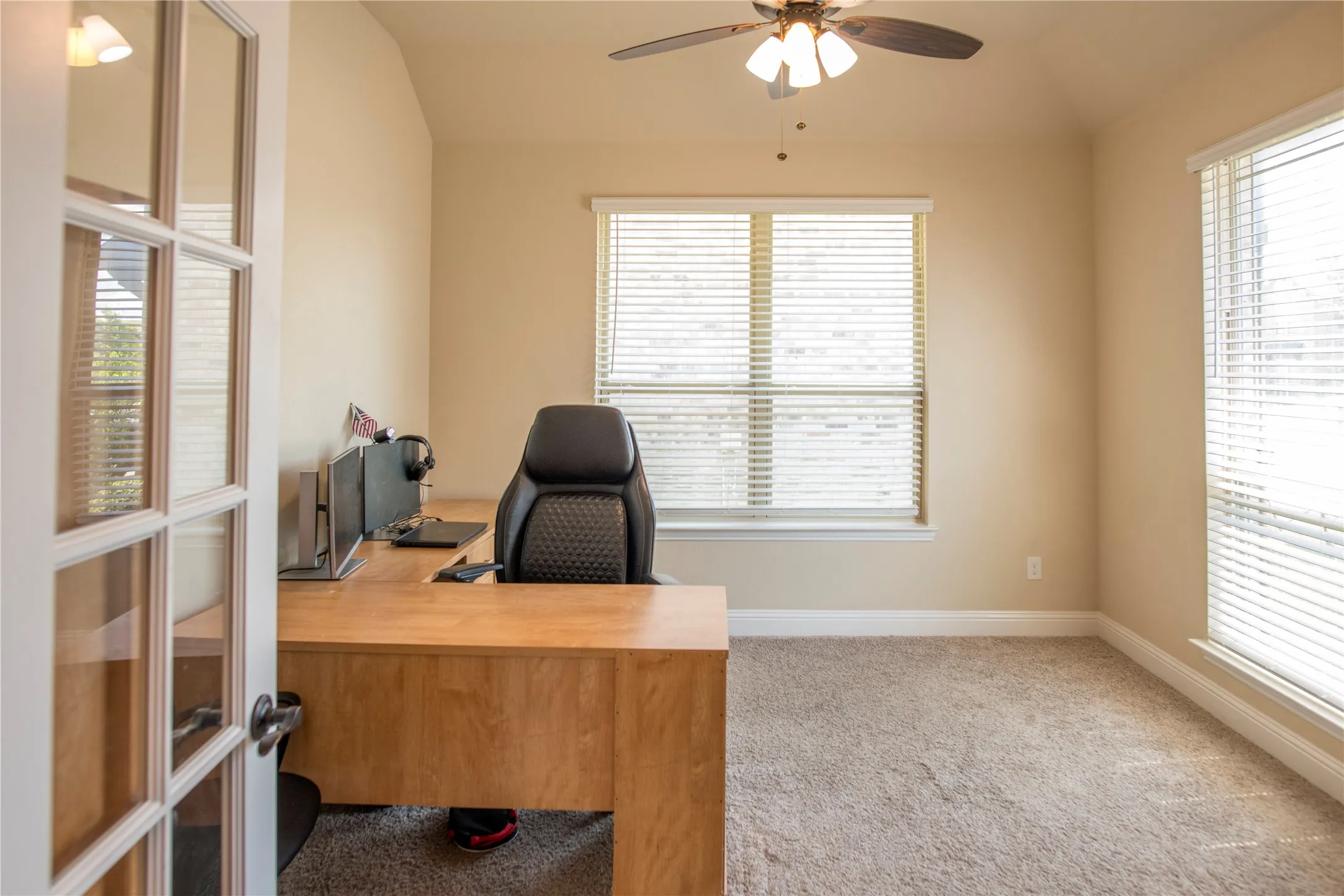 Single Family Residence For Sale in Denton County , 1305 Starlight Avenue, Aubrey, Texas 76227, 4 Bedroom, 3 Bathroom, 1 Garage spaces, 2,456 Sqft, built in 2020, mls#21355109, Real Estate Agent in Aubrey, Homes For Sale in Denton county, Homes For Sale in Aubrey, Realtor in Aubrey Texas, Real Estate Brokerage Independent Realty Texas, Luminita Cordes Realtor