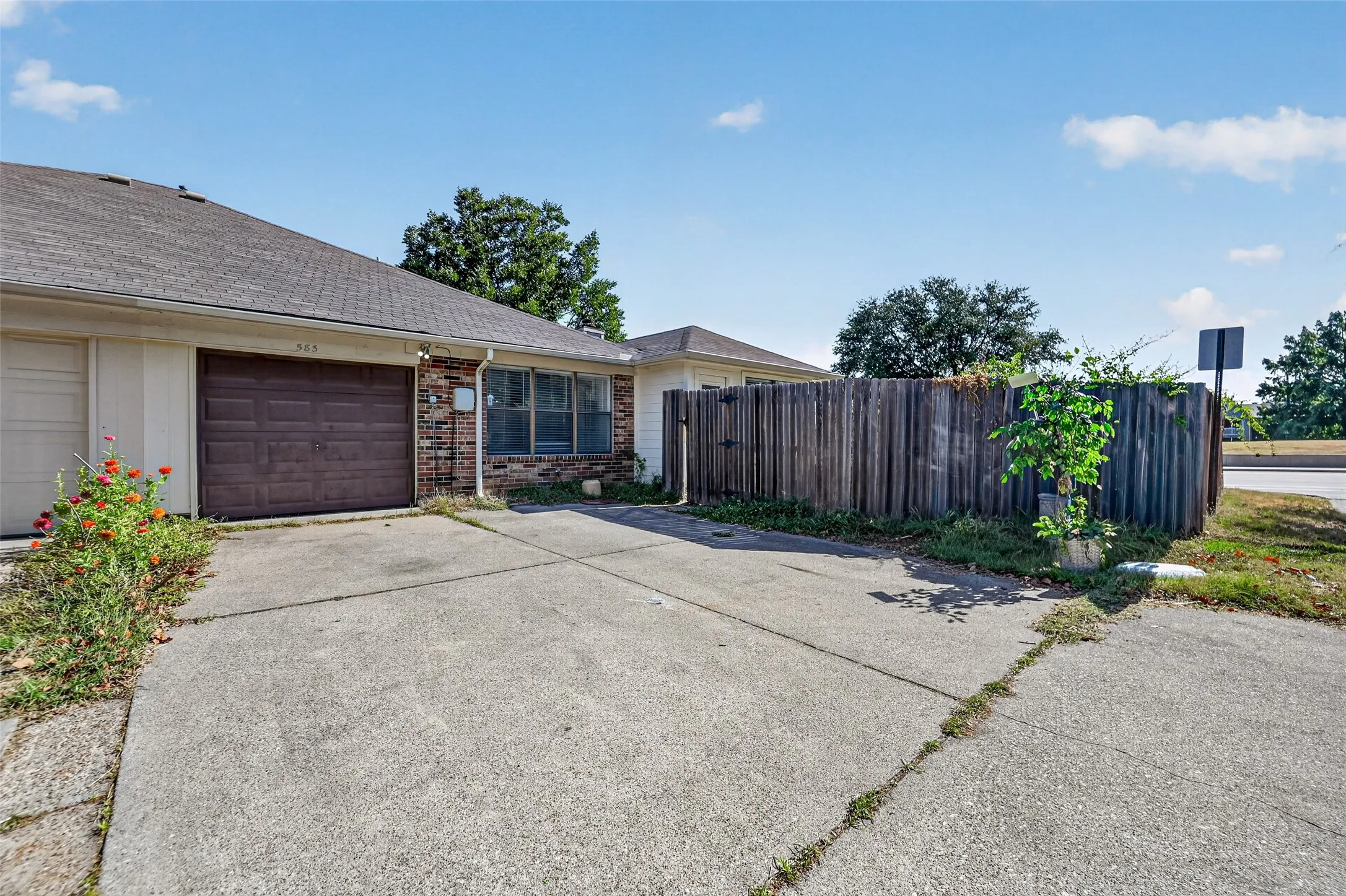 Single Family Residence For Sale in Dallas County , 583 Kirkland Drive, Coppell, Texas 75019, 3 Bedroom, 2 Bathroom, 1 Garage spaces, 1,425 Sqft, built in 1984, mls#21357144, Real Estate Agent in Coppell, Homes For Sale in Dallas county, Homes For Sale in Coppell, Realtor in Coppell Texas, Real Estate Brokerage Independent Realty Texas, Luminita Cordes Realtor