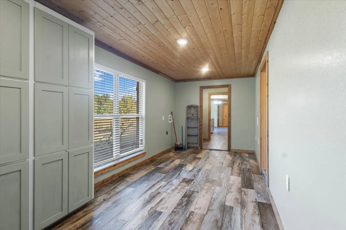 Single Family Residence For Sale in Upshur County , 5015 726, Gilmer, Texas 75645, 4 Bedroom, 2 Bathroom, Garage spaces, 2,600 Sqft, built in 1978, mls#21367399, Real Estate Agent in Gilmer, Homes For Sale in Upshur county, Homes For Sale in Gilmer, Realtor in Gilmer Texas, Real Estate Brokerage Independent Realty Texas, Luminita Cordes Realtor
