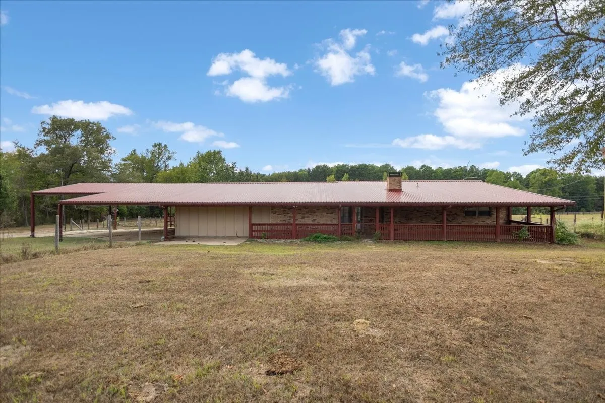 Single Family Residence For Sale in Upshur County , 5015 726, Gilmer, Texas 75645, 4 Bedroom, 2 Bathroom, Garage spaces, 2,600 Sqft, built in 1978, mls#21367399, Real Estate Agent in Gilmer, Homes For Sale in Upshur county, Homes For Sale in Gilmer, Realtor in Gilmer Texas, Real Estate Brokerage Independent Realty Texas, Luminita Cordes Realtor