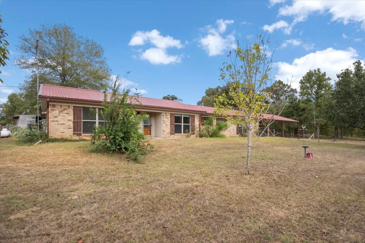 Single Family Residence For Sale in Upshur County , 5015 726, Gilmer, Texas 75645, 4 Bedroom, 2 Bathroom, Garage spaces, 2,600 Sqft, built in 1978, mls#21367399, Real Estate Agent in Gilmer, Homes For Sale in Upshur county, Homes For Sale in Gilmer, Realtor in Gilmer Texas, Real Estate Brokerage Independent Realty Texas, Luminita Cordes Realtor