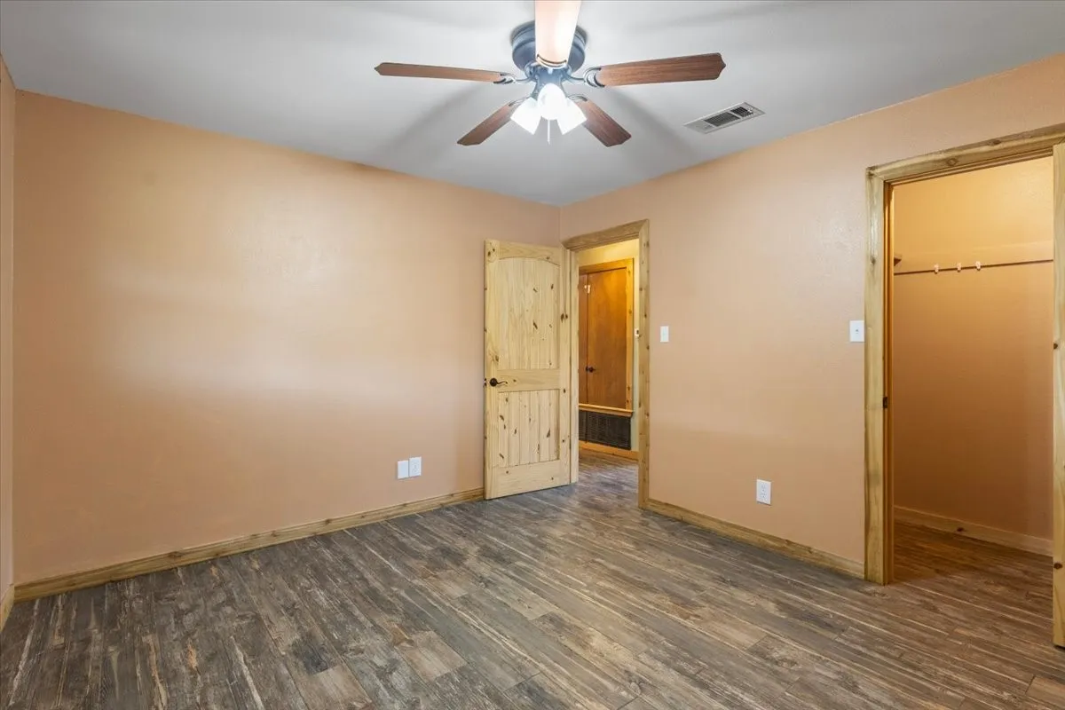 Single Family Residence For Sale in Upshur County , 5015 726, Gilmer, Texas 75645, 4 Bedroom, 2 Bathroom, Garage spaces, 2,600 Sqft, built in 1978, mls#21367399, Real Estate Agent in Gilmer, Homes For Sale in Upshur county, Homes For Sale in Gilmer, Realtor in Gilmer Texas, Real Estate Brokerage Independent Realty Texas, Luminita Cordes Realtor