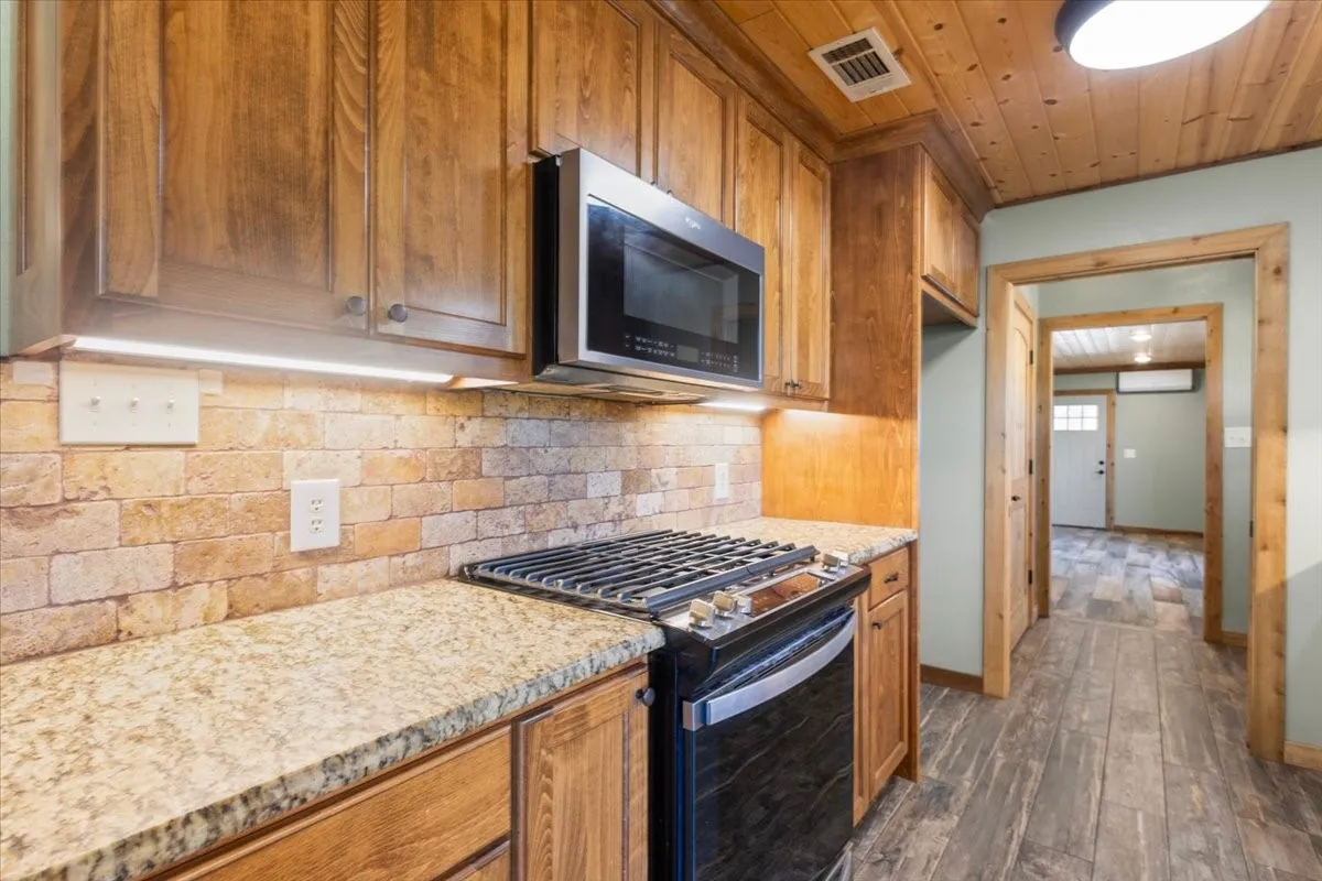 Single Family Residence For Sale in Upshur County , 5015 726, Gilmer, Texas 75645, 4 Bedroom, 2 Bathroom, Garage spaces, 2,600 Sqft, built in 1978, mls#21367399, Real Estate Agent in Gilmer, Homes For Sale in Upshur county, Homes For Sale in Gilmer, Realtor in Gilmer Texas, Real Estate Brokerage Independent Realty Texas, Luminita Cordes Realtor