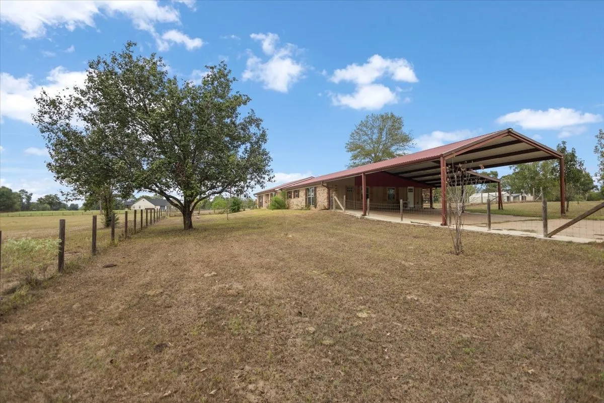Single Family Residence For Sale in Upshur County , 5015 726, Gilmer, Texas 75645, 4 Bedroom, 2 Bathroom, Garage spaces, 2,600 Sqft, built in 1978, mls#21367399, Real Estate Agent in Gilmer, Homes For Sale in Upshur county, Homes For Sale in Gilmer, Realtor in Gilmer Texas, Real Estate Brokerage Independent Realty Texas, Luminita Cordes Realtor