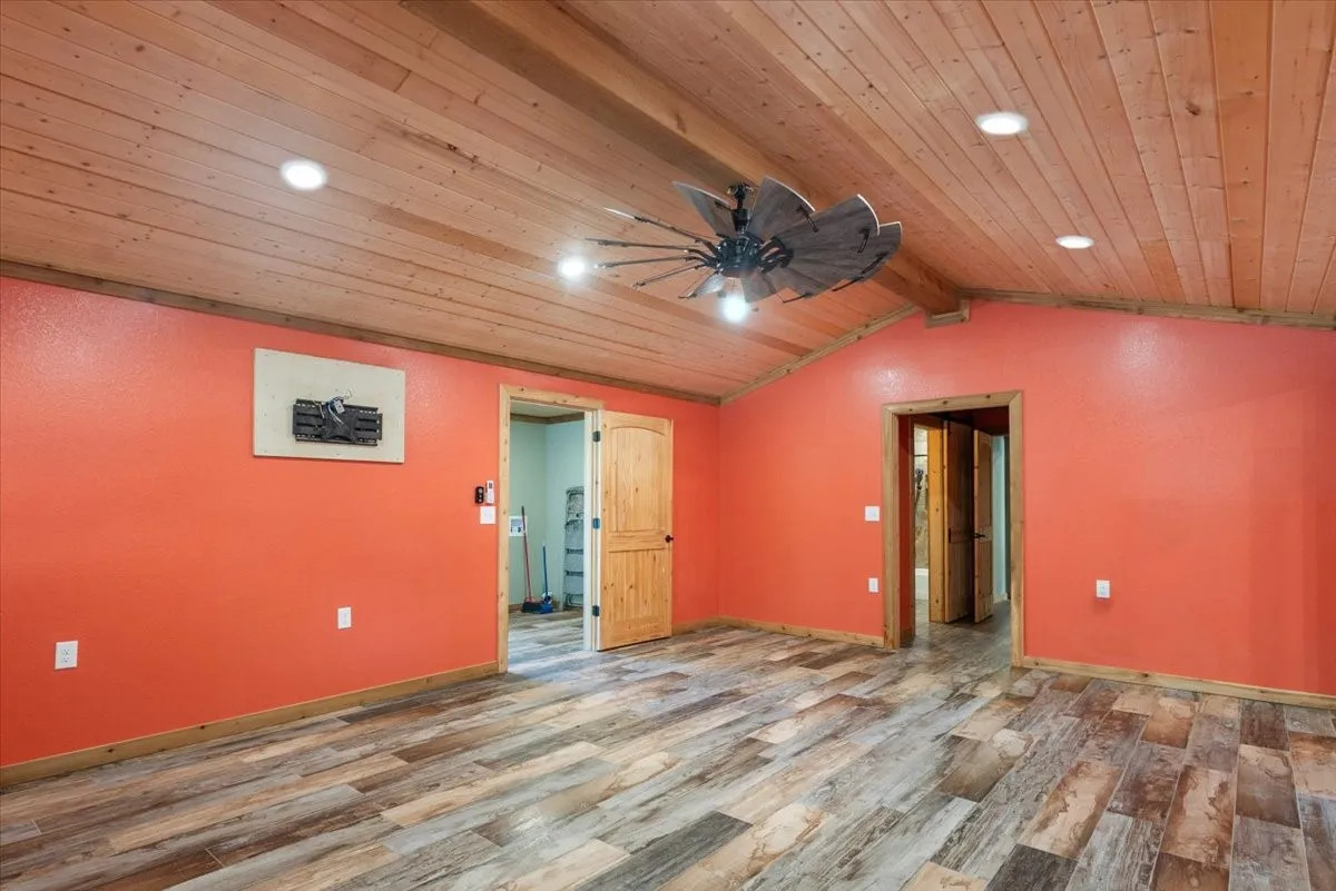 Single Family Residence For Sale in Upshur County , 5015 726, Gilmer, Texas 75645, 4 Bedroom, 2 Bathroom, Garage spaces, 2,600 Sqft, built in 1978, mls#21367399, Real Estate Agent in Gilmer, Homes For Sale in Upshur county, Homes For Sale in Gilmer, Realtor in Gilmer Texas, Real Estate Brokerage Independent Realty Texas, Luminita Cordes Realtor