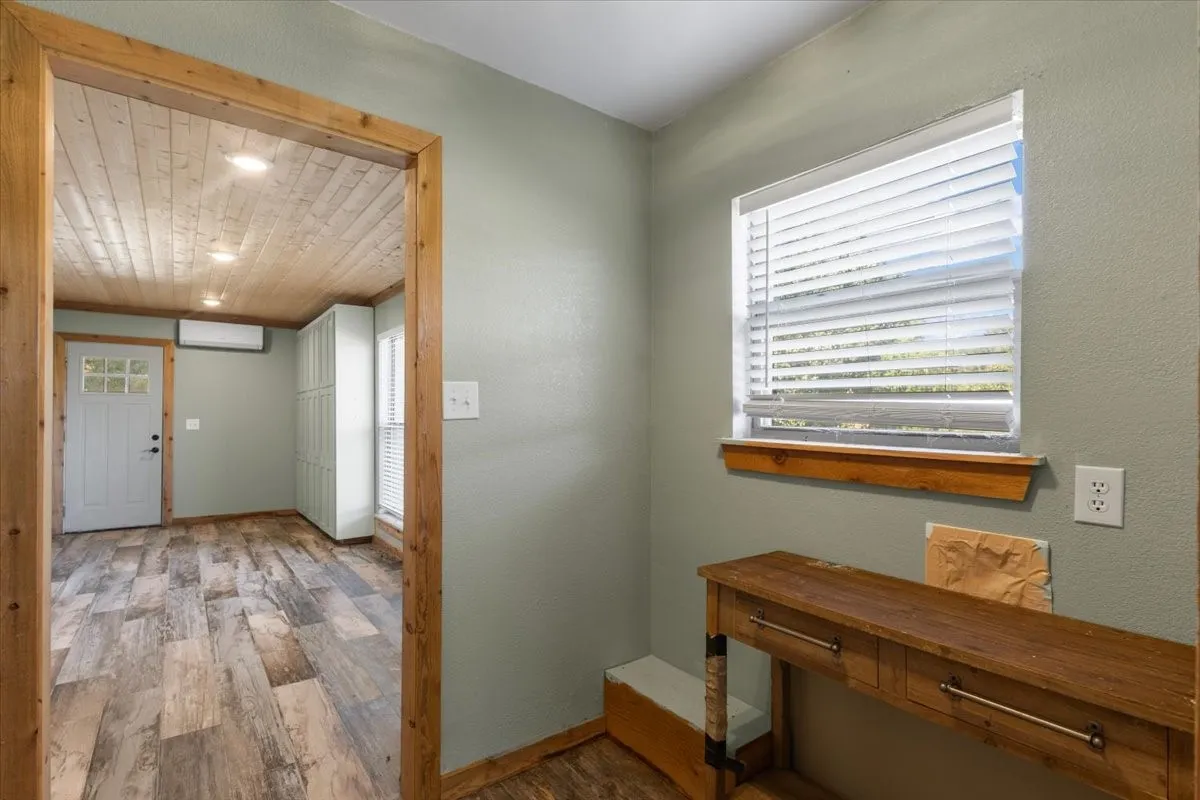 Single Family Residence For Sale in Upshur County , 5015 726, Gilmer, Texas 75645, 4 Bedroom, 2 Bathroom, Garage spaces, 2,600 Sqft, built in 1978, mls#21367399, Real Estate Agent in Gilmer, Homes For Sale in Upshur county, Homes For Sale in Gilmer, Realtor in Gilmer Texas, Real Estate Brokerage Independent Realty Texas, Luminita Cordes Realtor