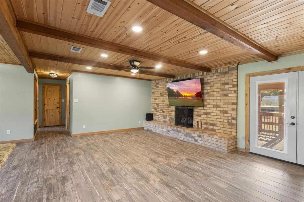 Single Family Residence For Sale in Upshur County , 5015 726, Gilmer, Texas 75645, 4 Bedroom, 2 Bathroom, Garage spaces, 2,600 Sqft, built in 1978, mls#21367399, Real Estate Agent in Gilmer, Homes For Sale in Upshur county, Homes For Sale in Gilmer, Realtor in Gilmer Texas, Real Estate Brokerage Independent Realty Texas, Luminita Cordes Realtor